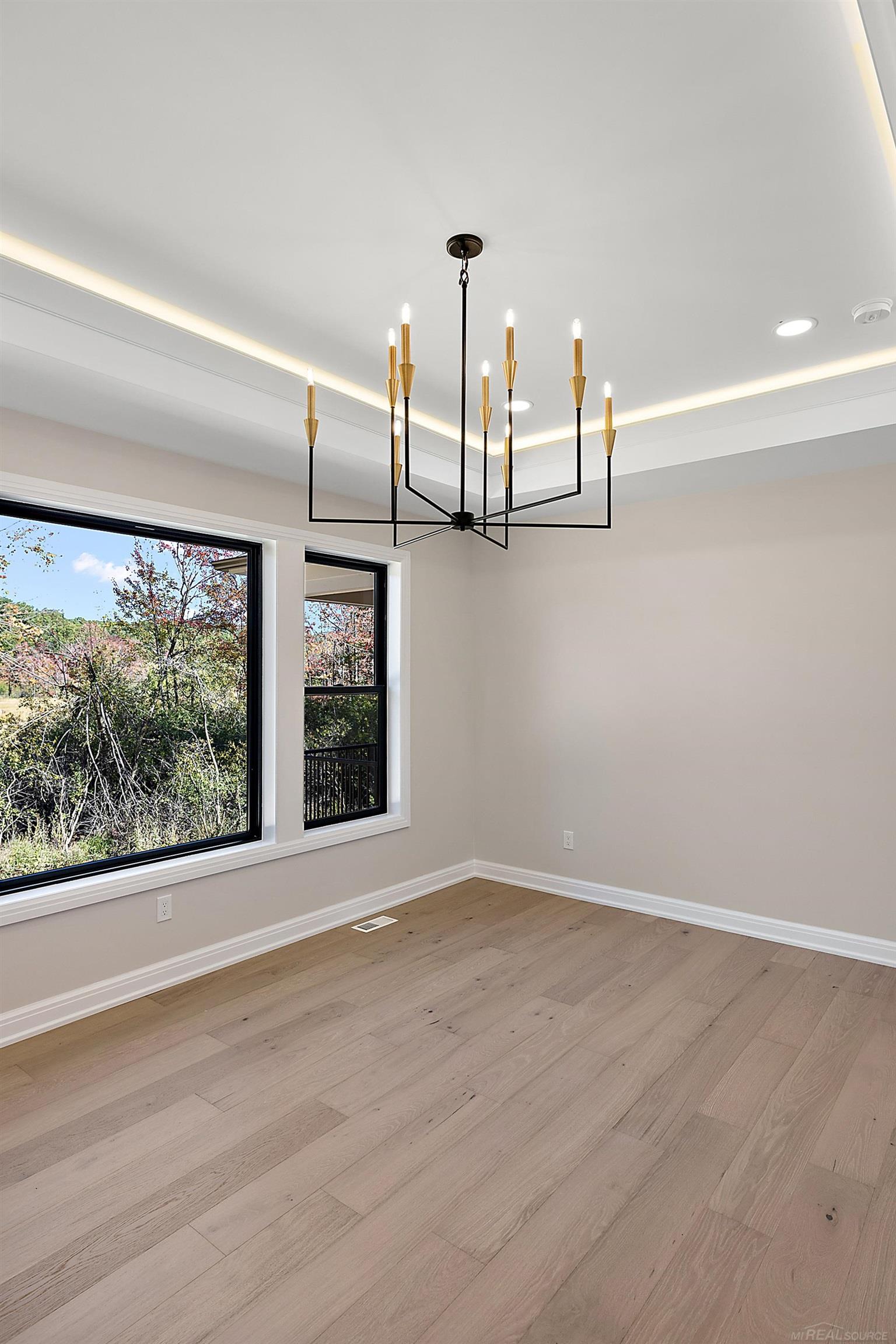 1477 Larkspur Lane