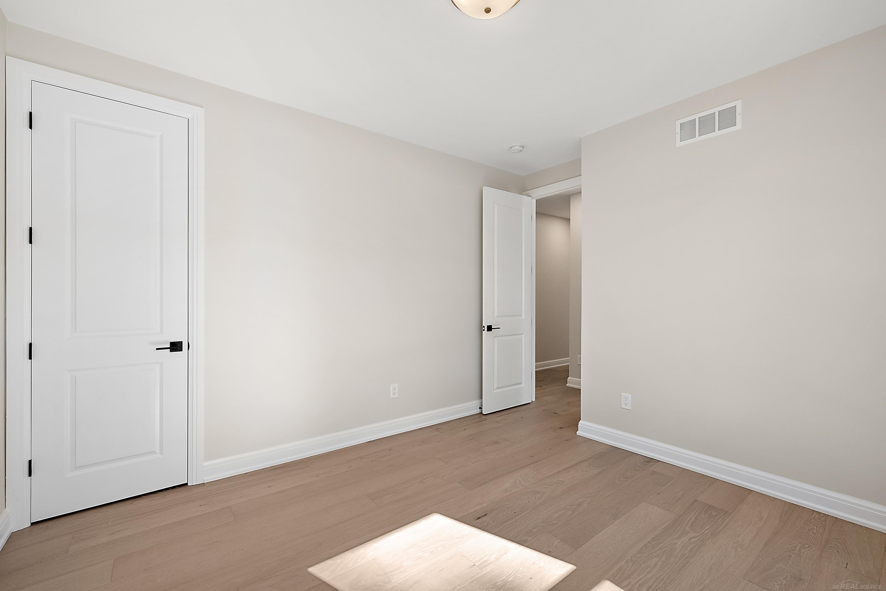1477 Larkspur Lane