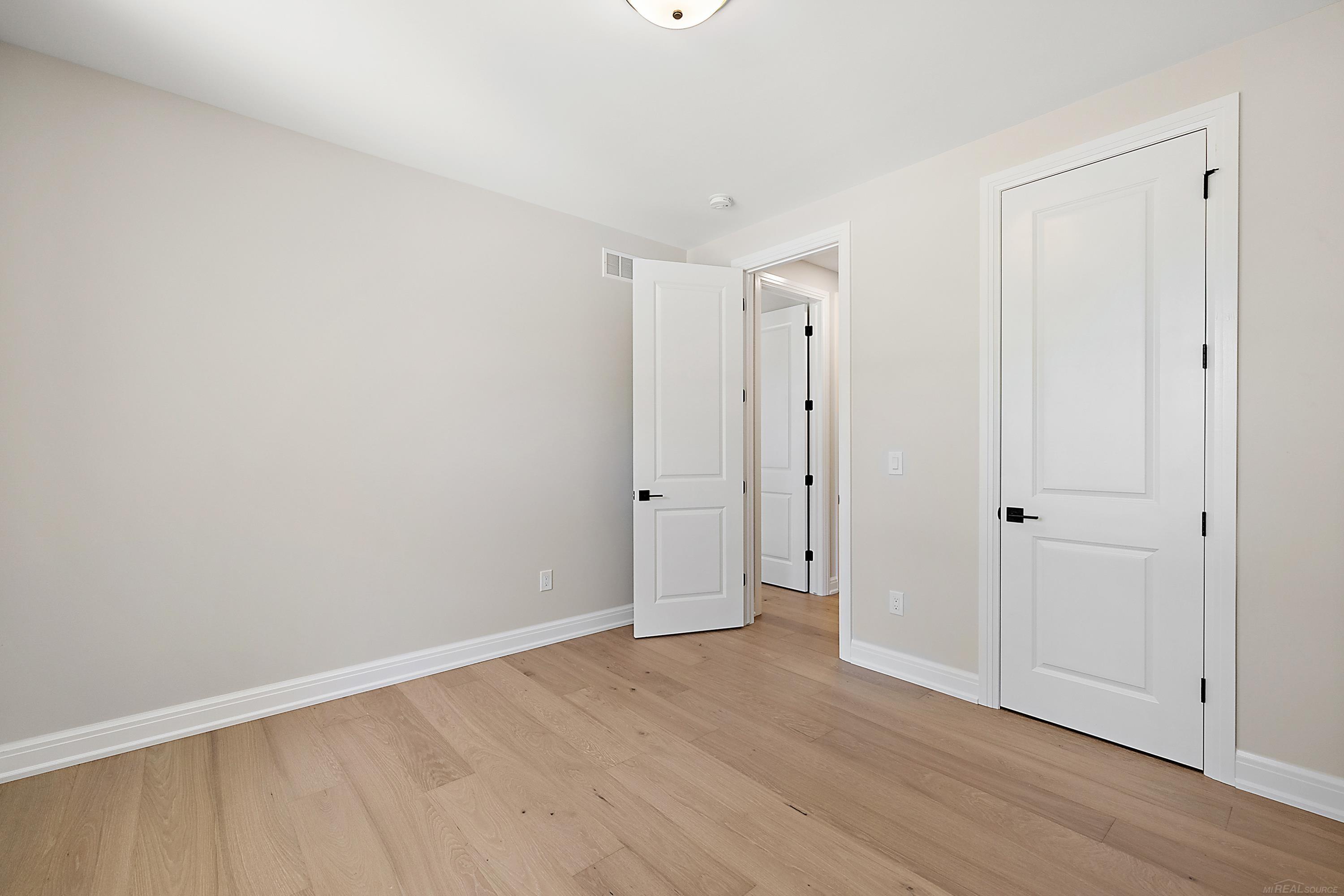 1477 Larkspur Lane