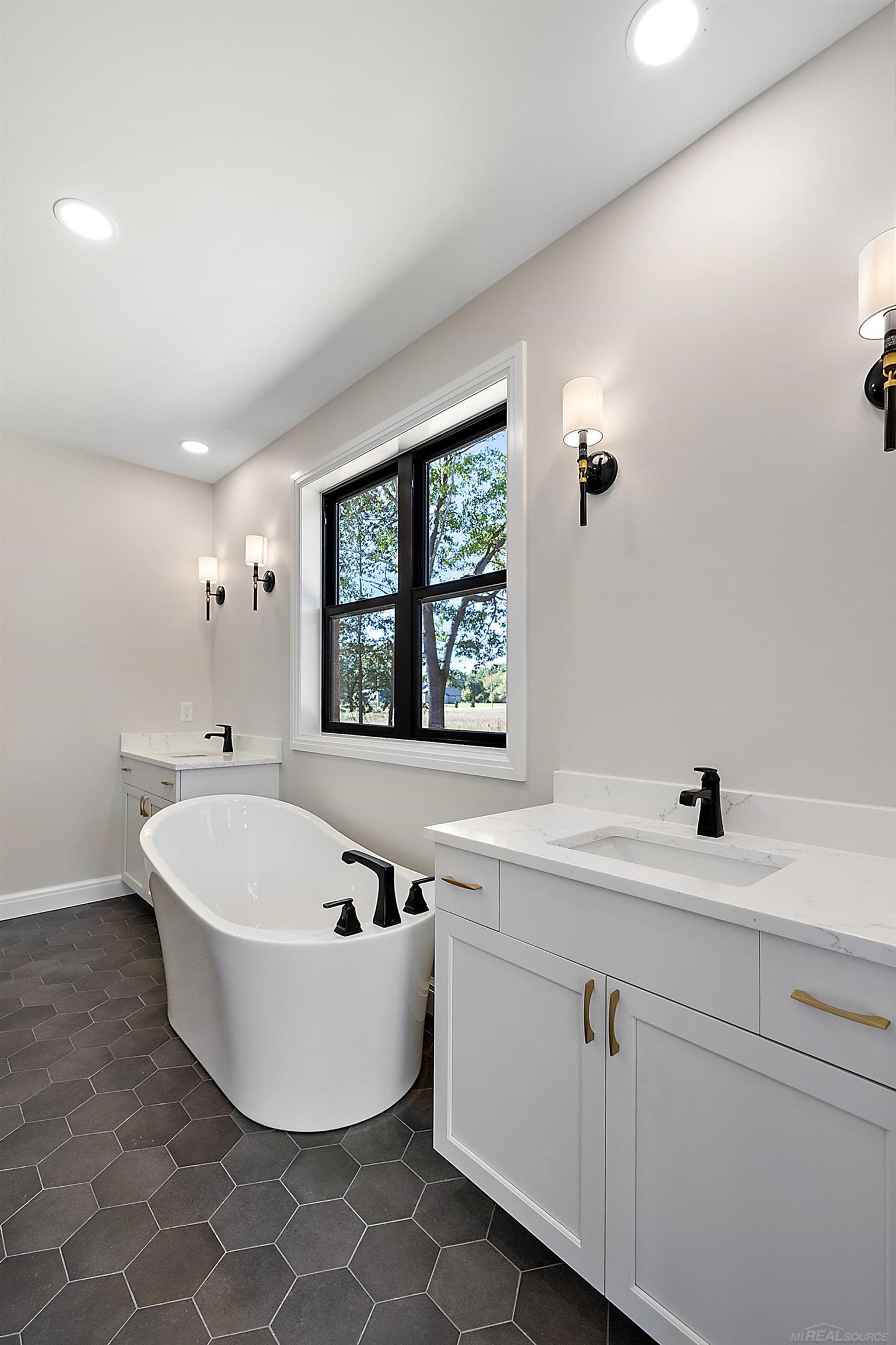 1477 Larkspur Lane