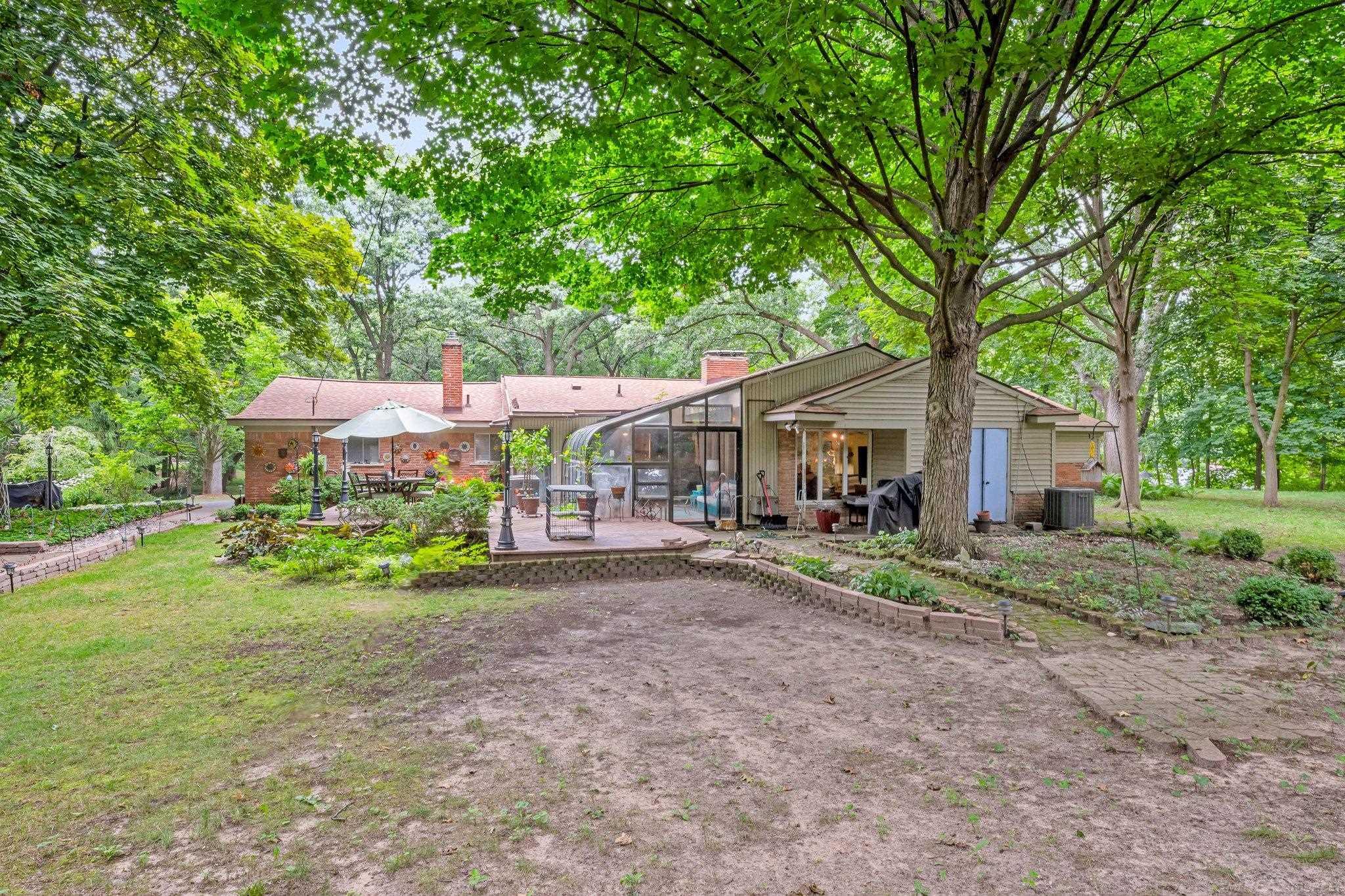 1715 Lone Pine Road