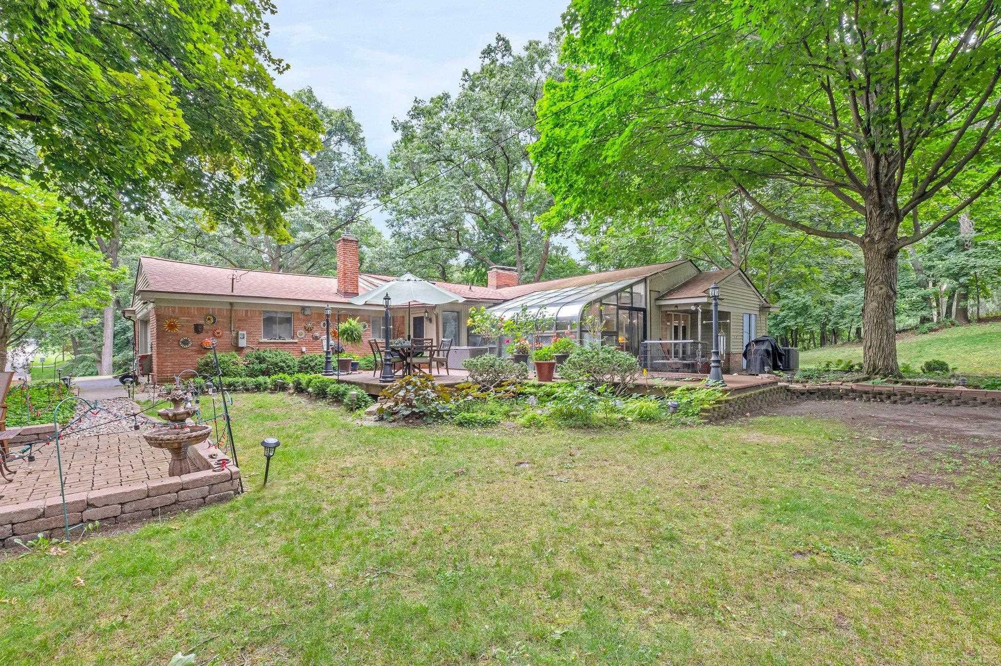 1715 Lone Pine Road