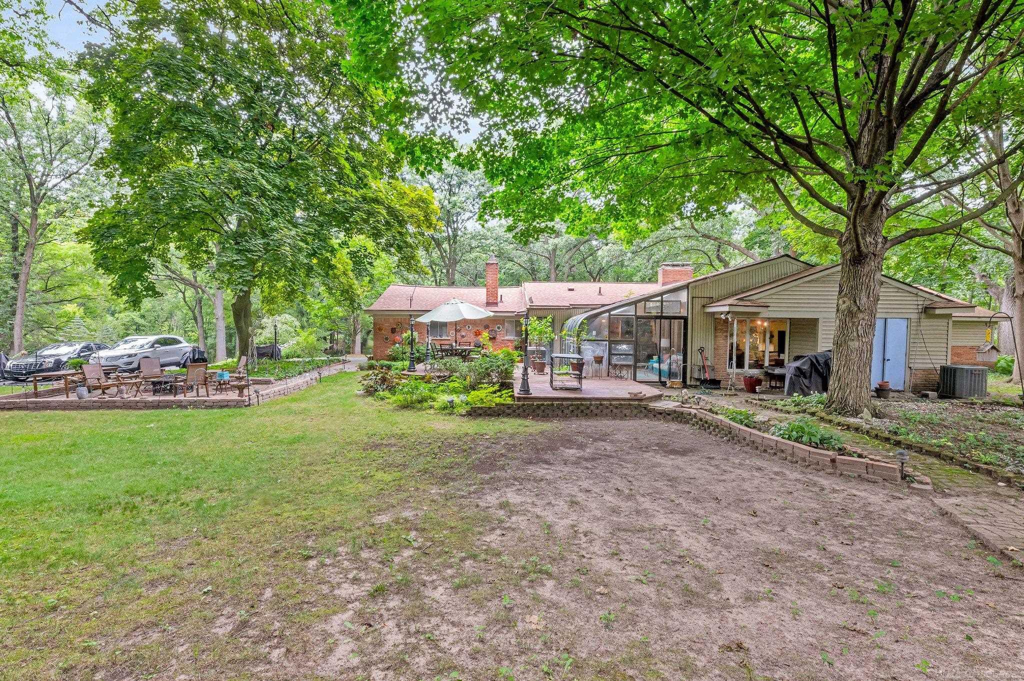 1715 Lone Pine Road