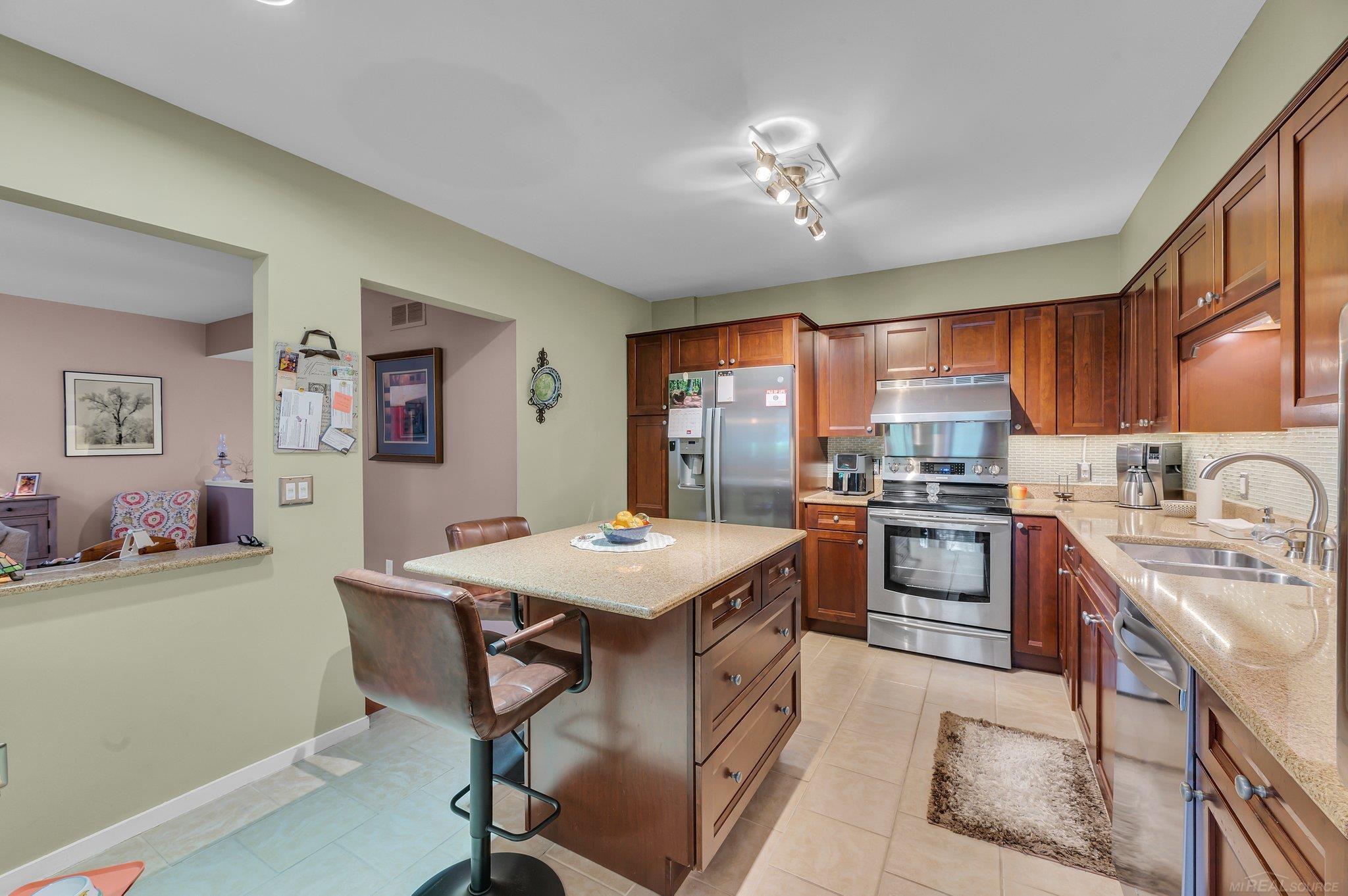 628 Ashley Circle