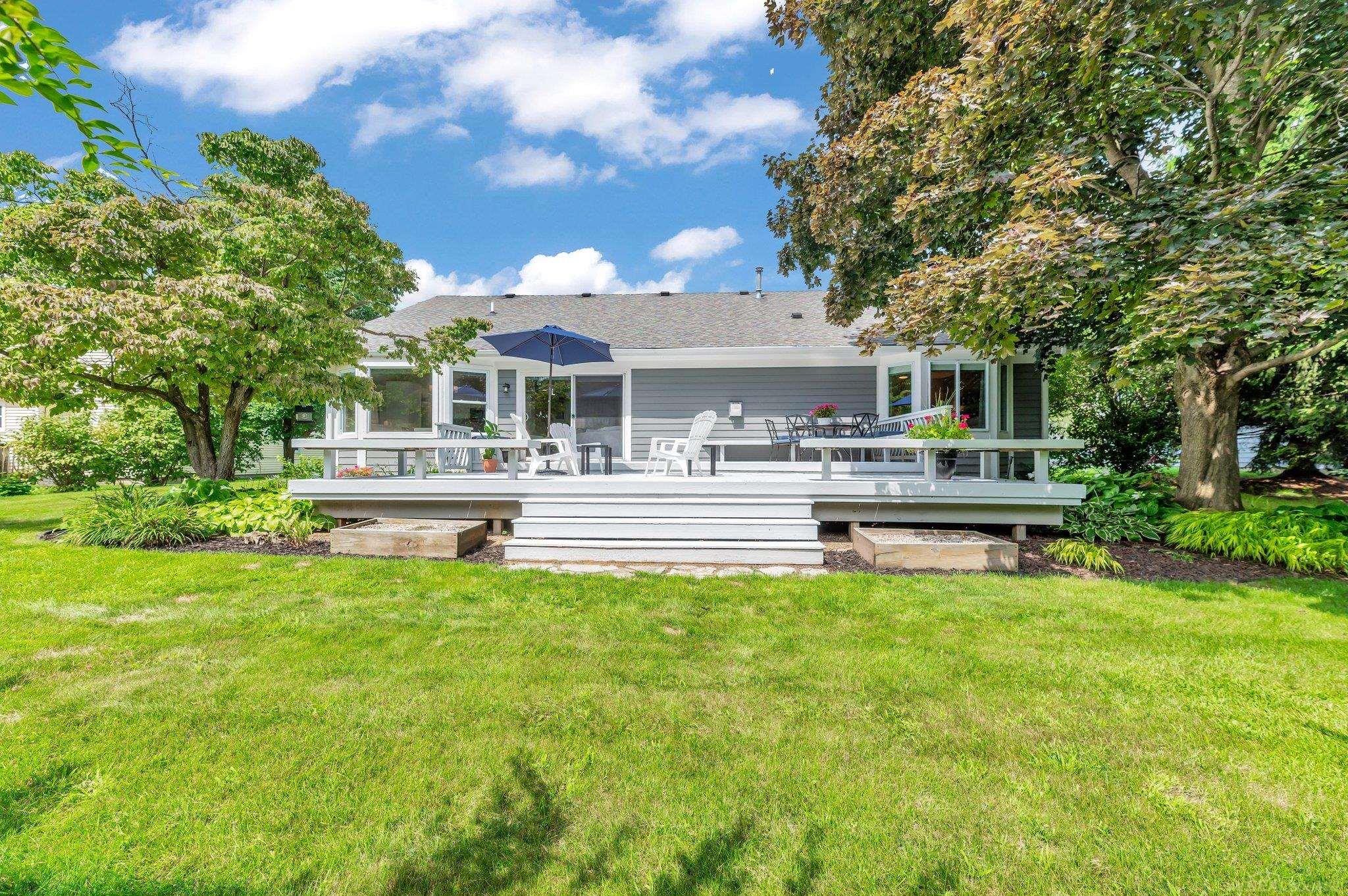 230 Oxford Lake