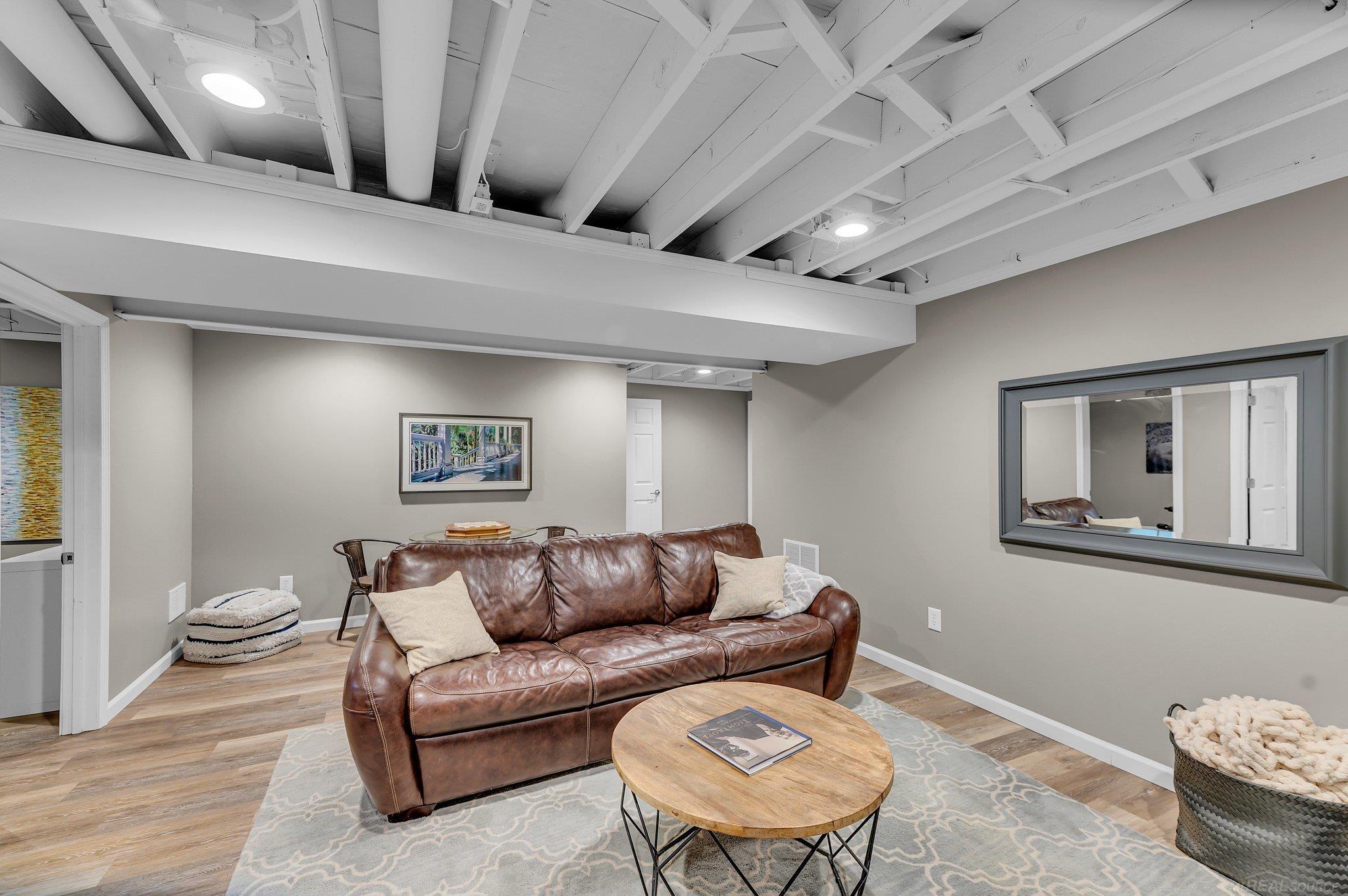 230 Oxford Lake