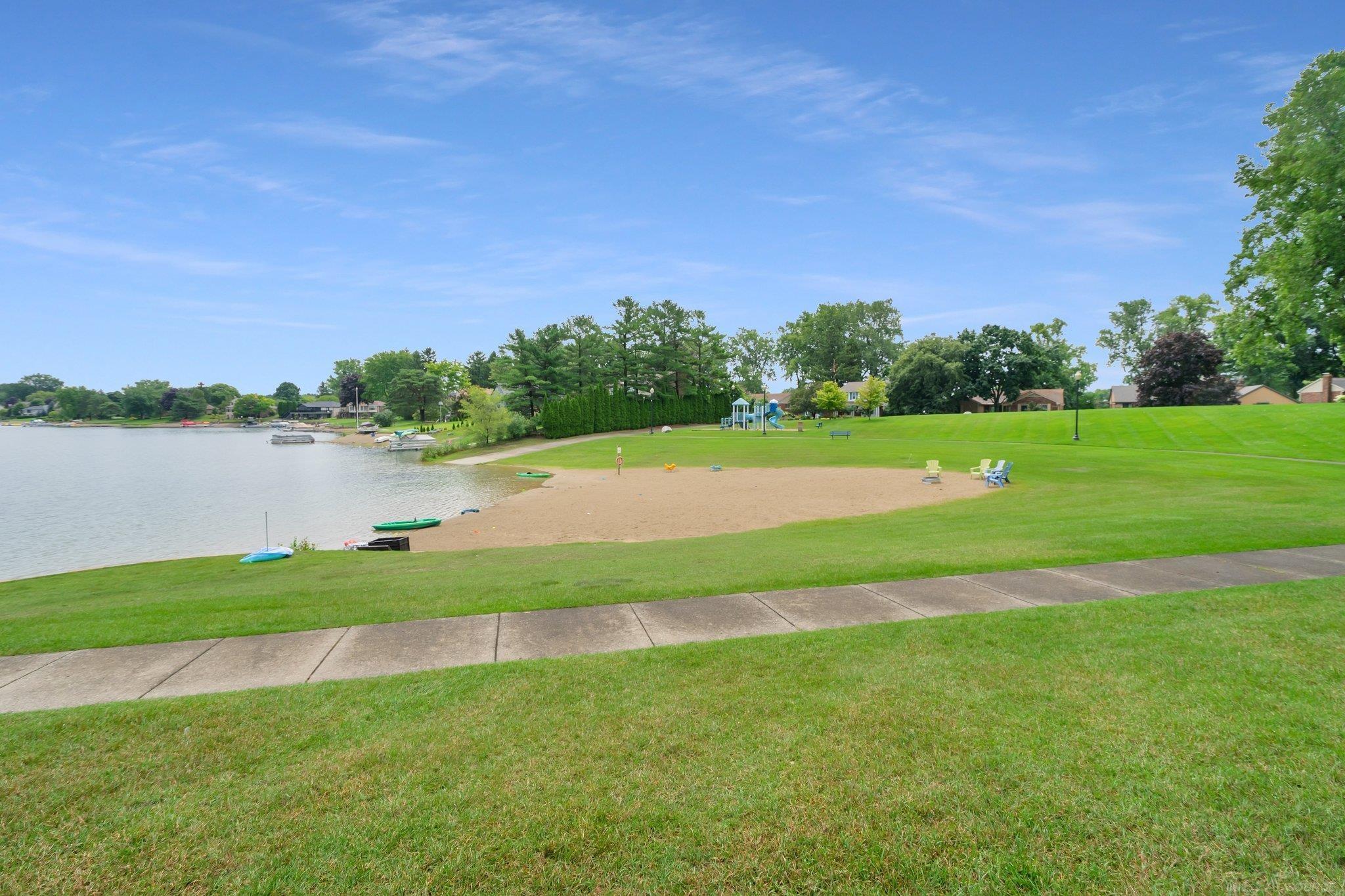 230 Oxford Lake