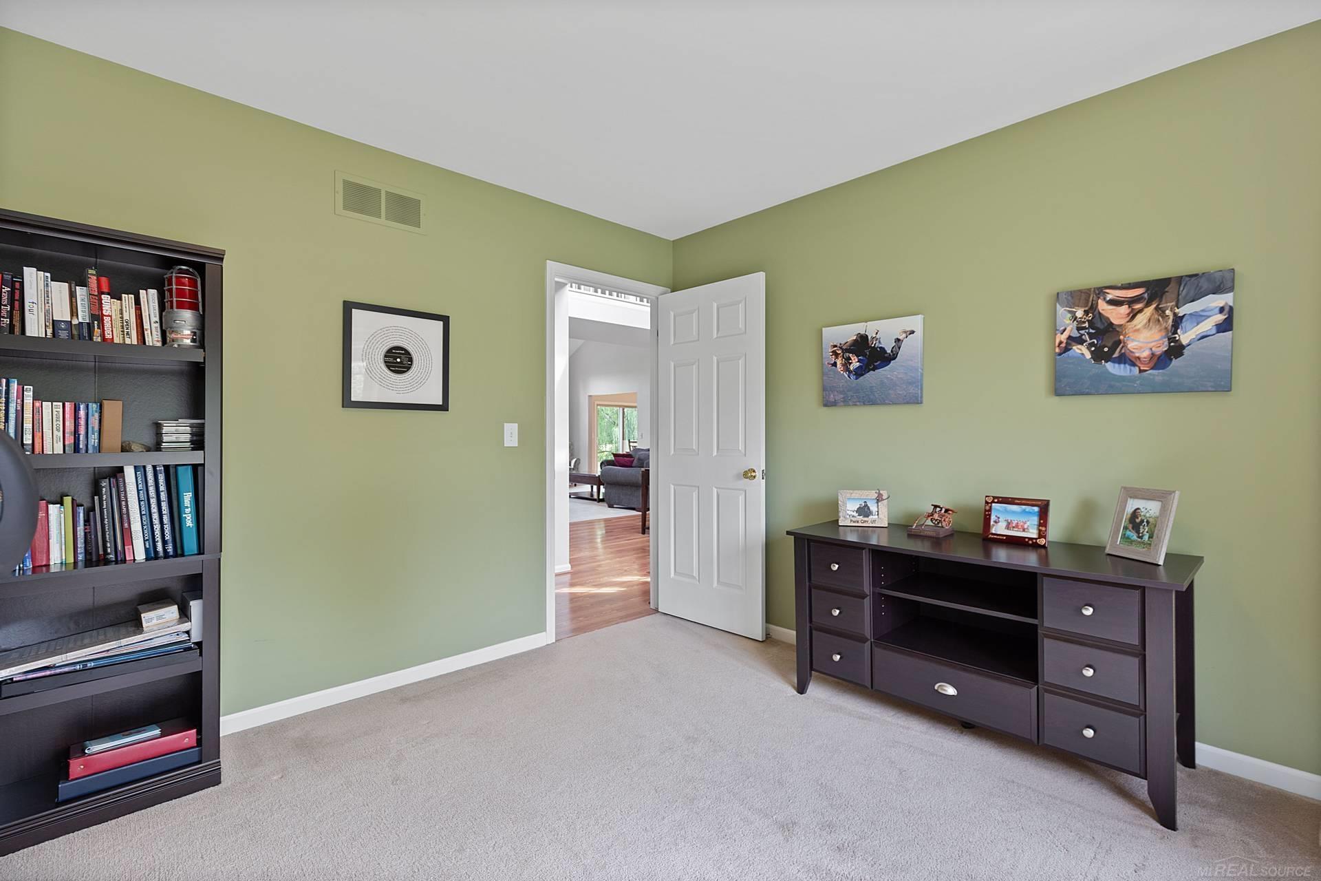 52496 Fox Pointe Drive