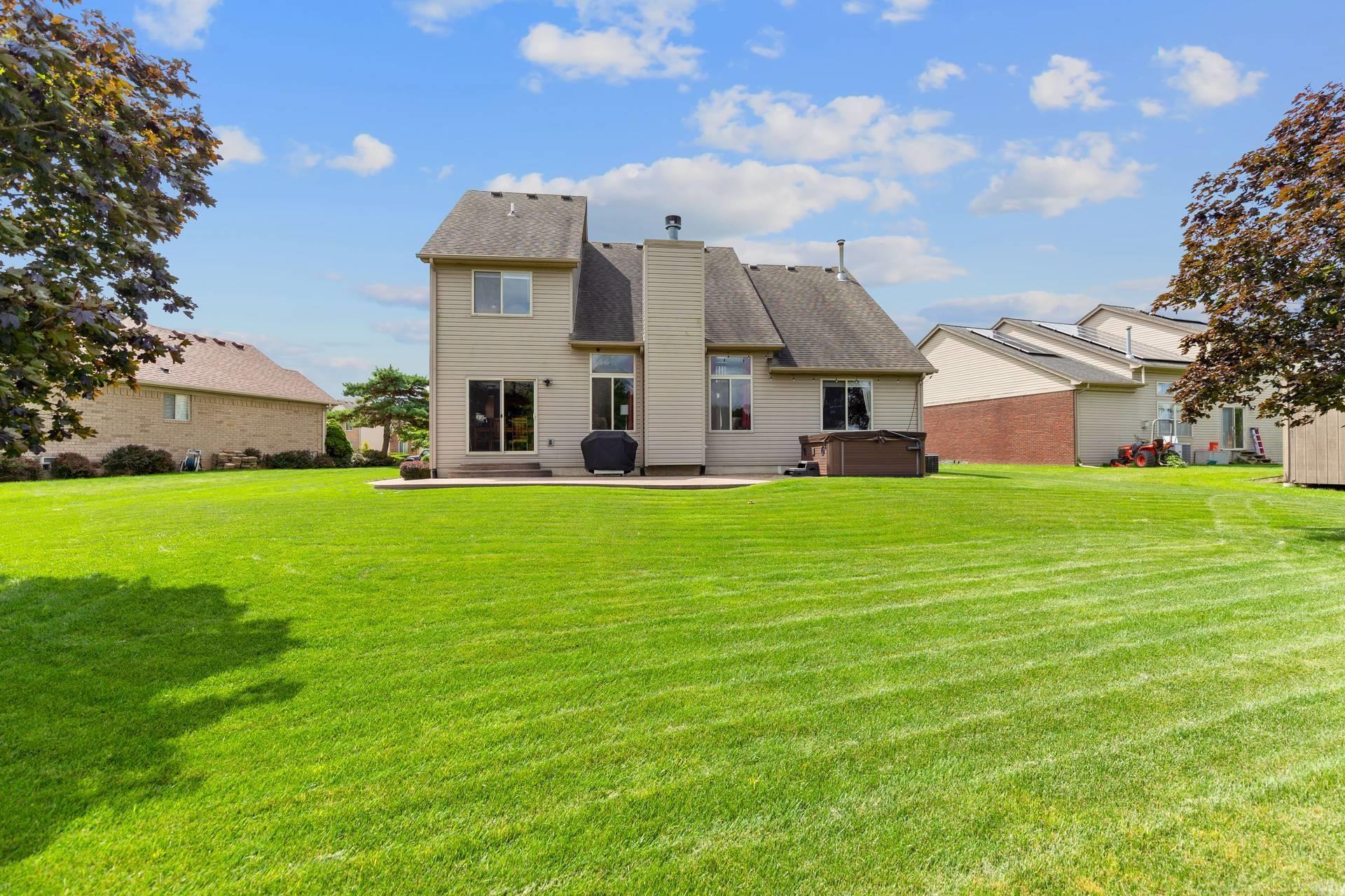 52496 Fox Pointe Drive