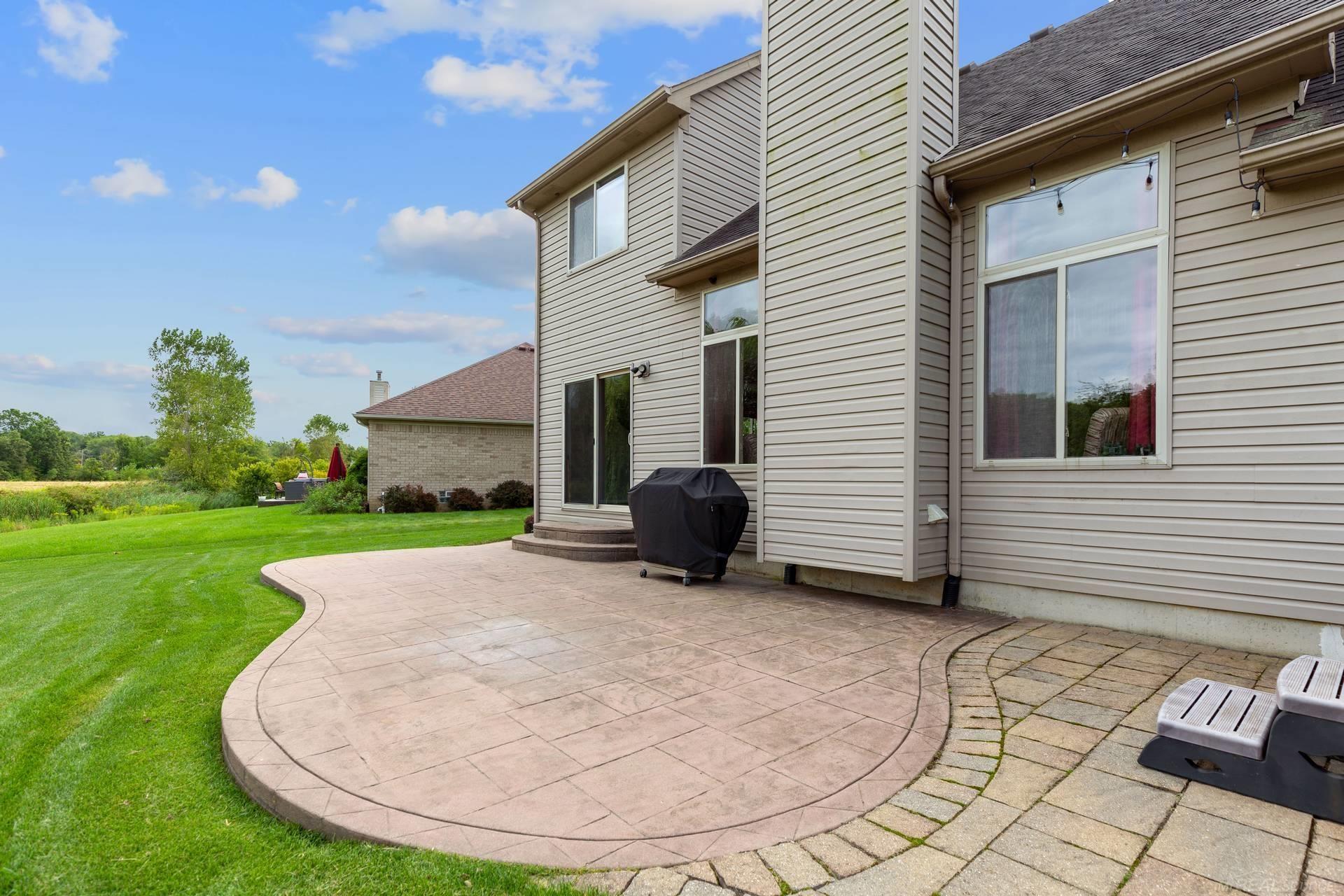 52496 Fox Pointe Drive