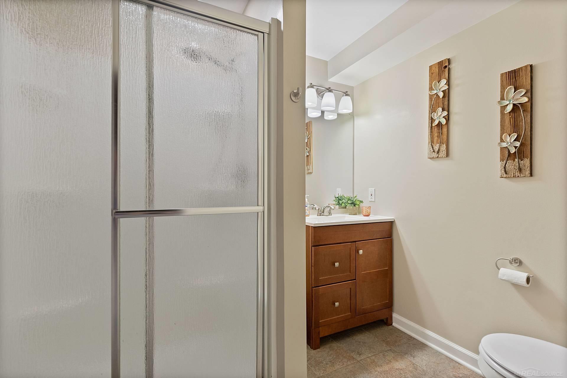 52496 Fox Pointe Drive