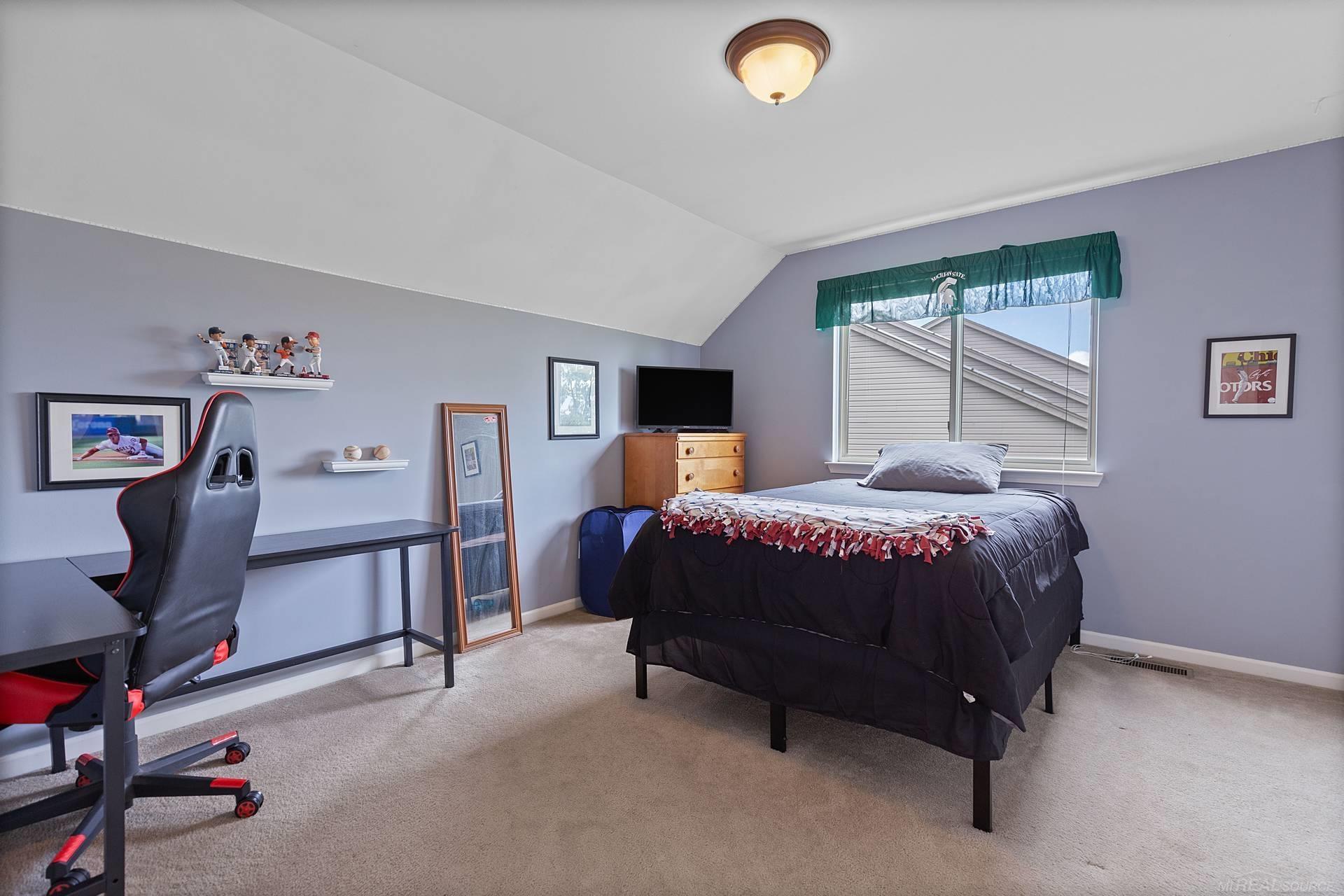 52496 Fox Pointe Drive