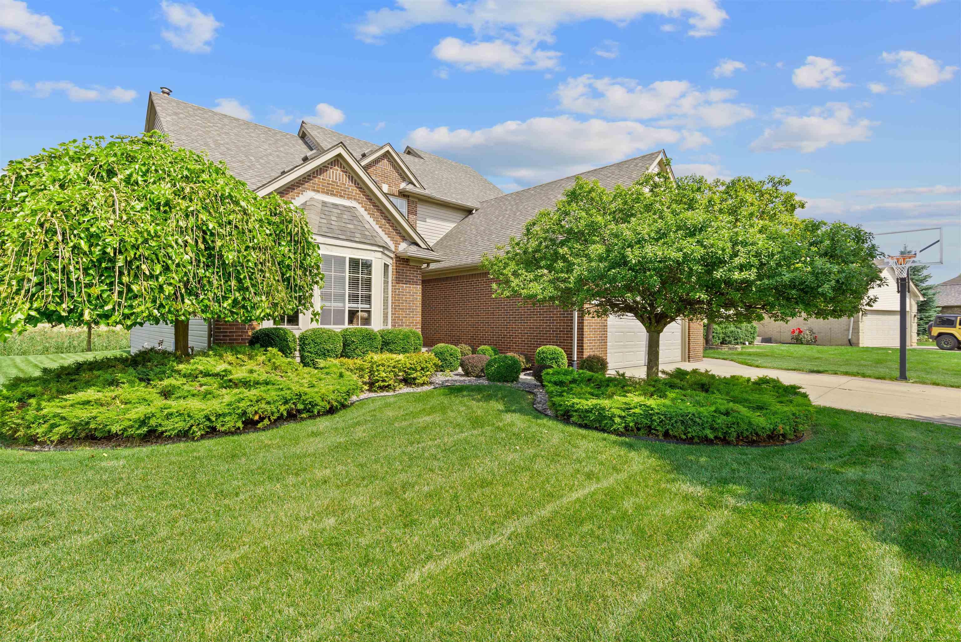 52496 Fox Pointe Drive
