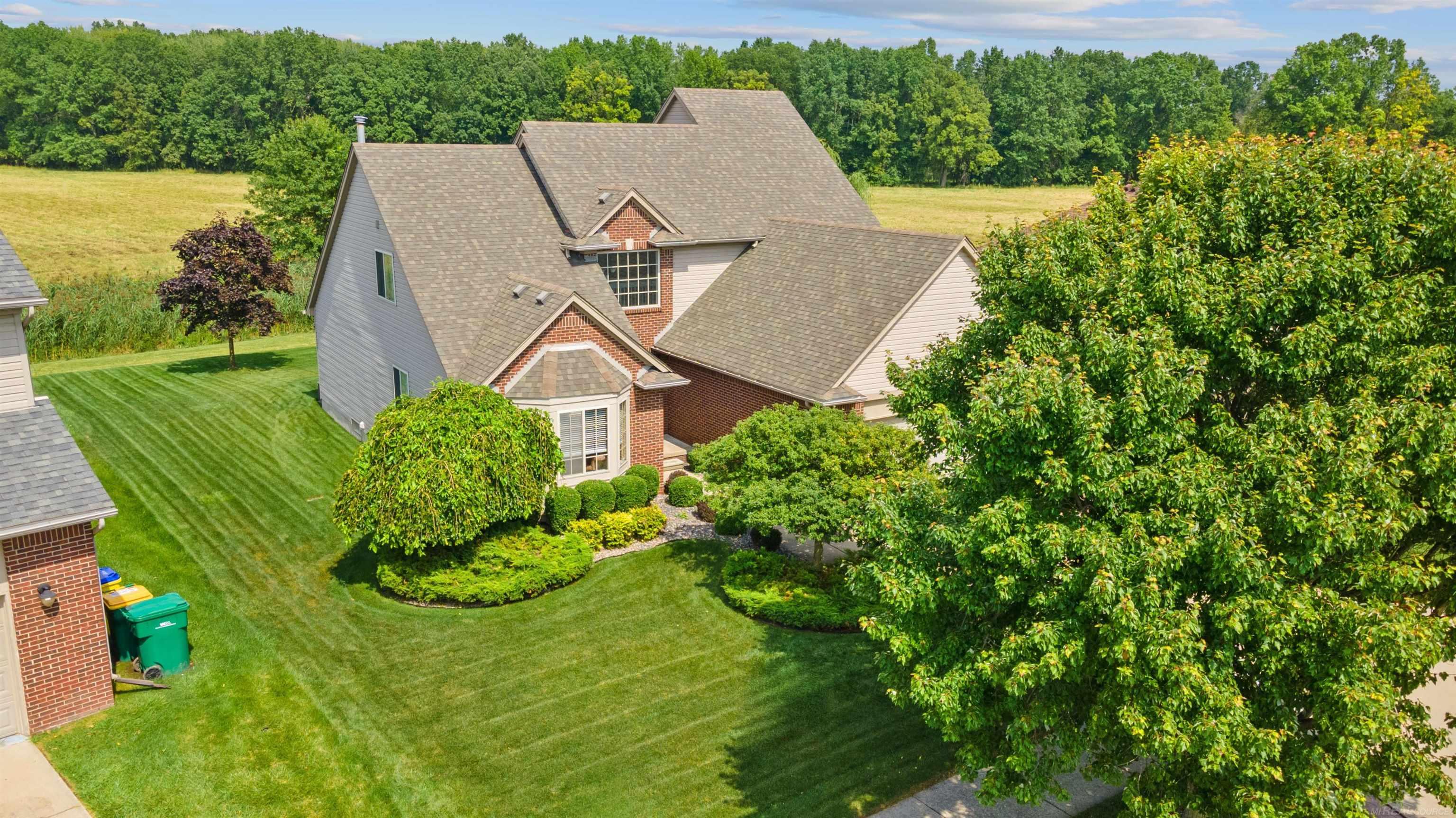 52496 Fox Pointe Drive