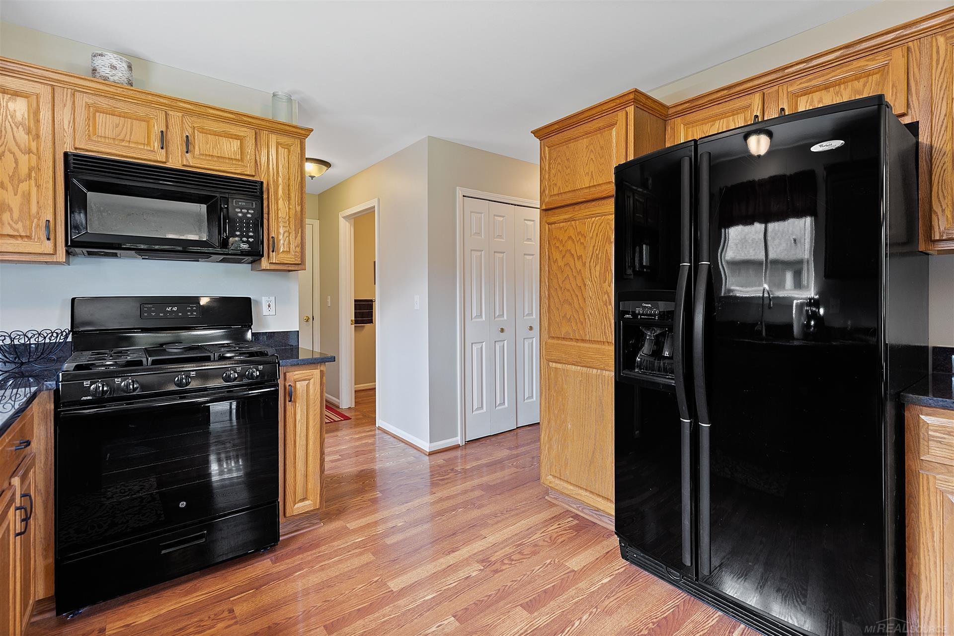 52496 Fox Pointe Drive