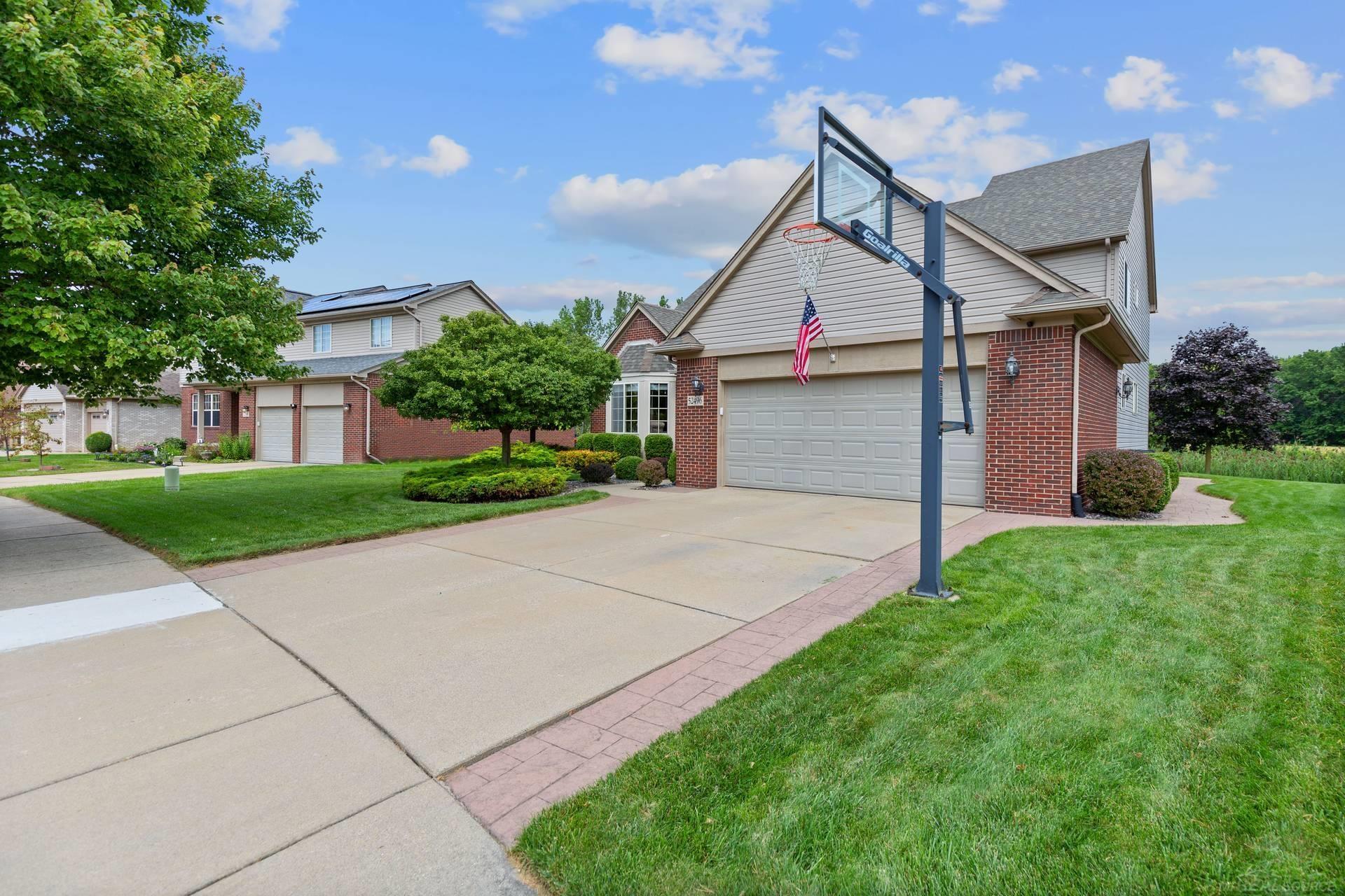 52496 Fox Pointe Drive