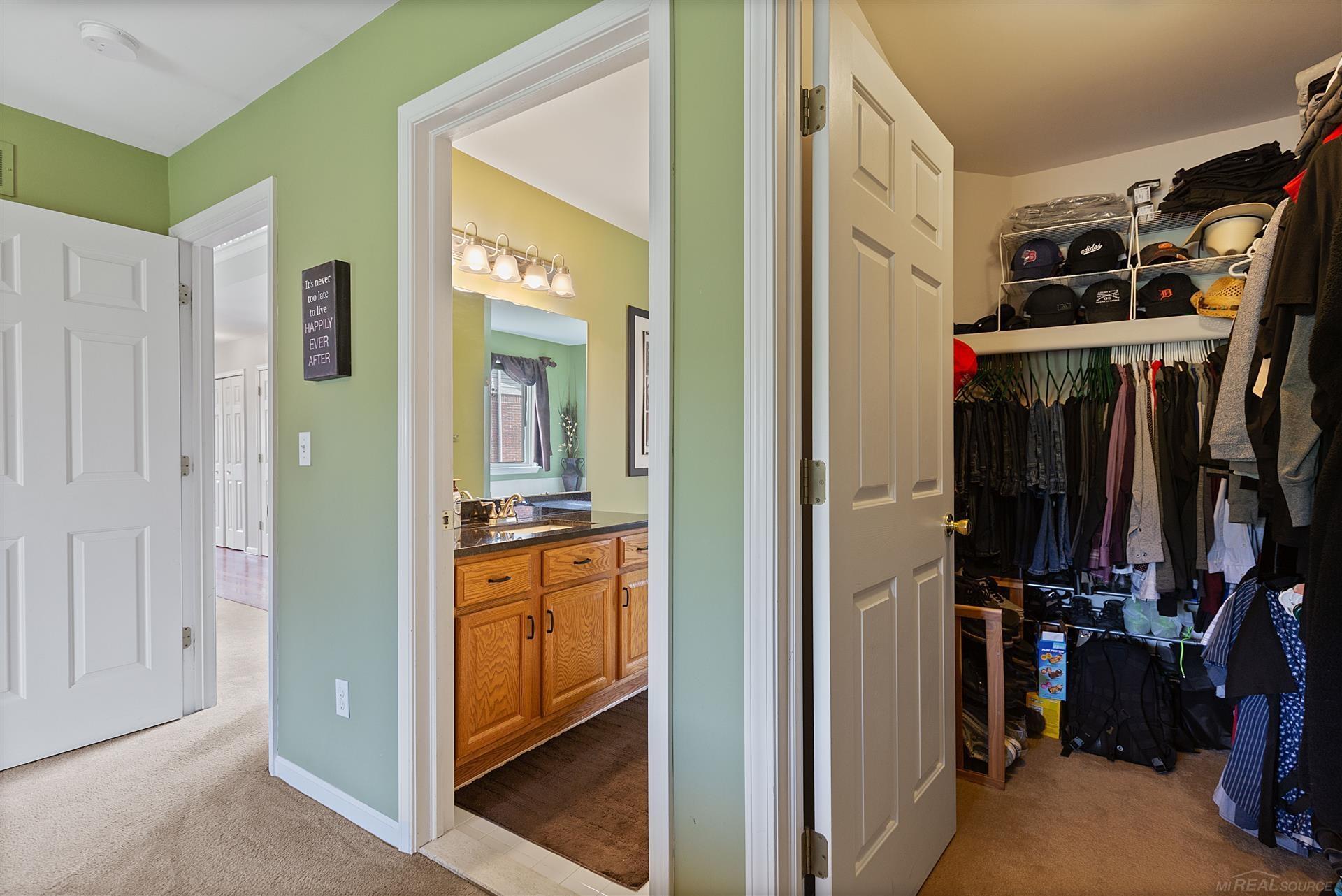 52496 Fox Pointe Drive