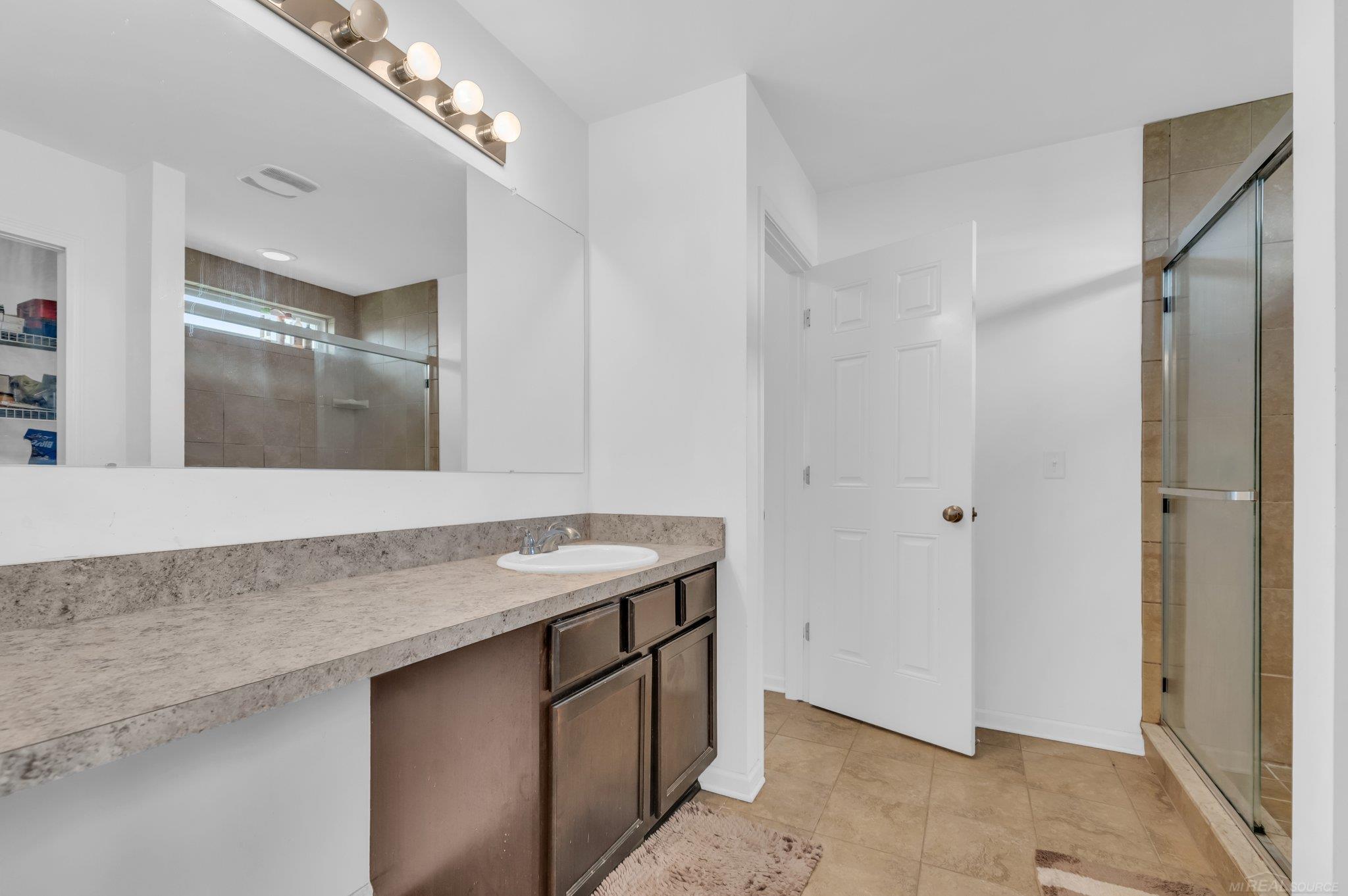 41253 Altissimo Drive