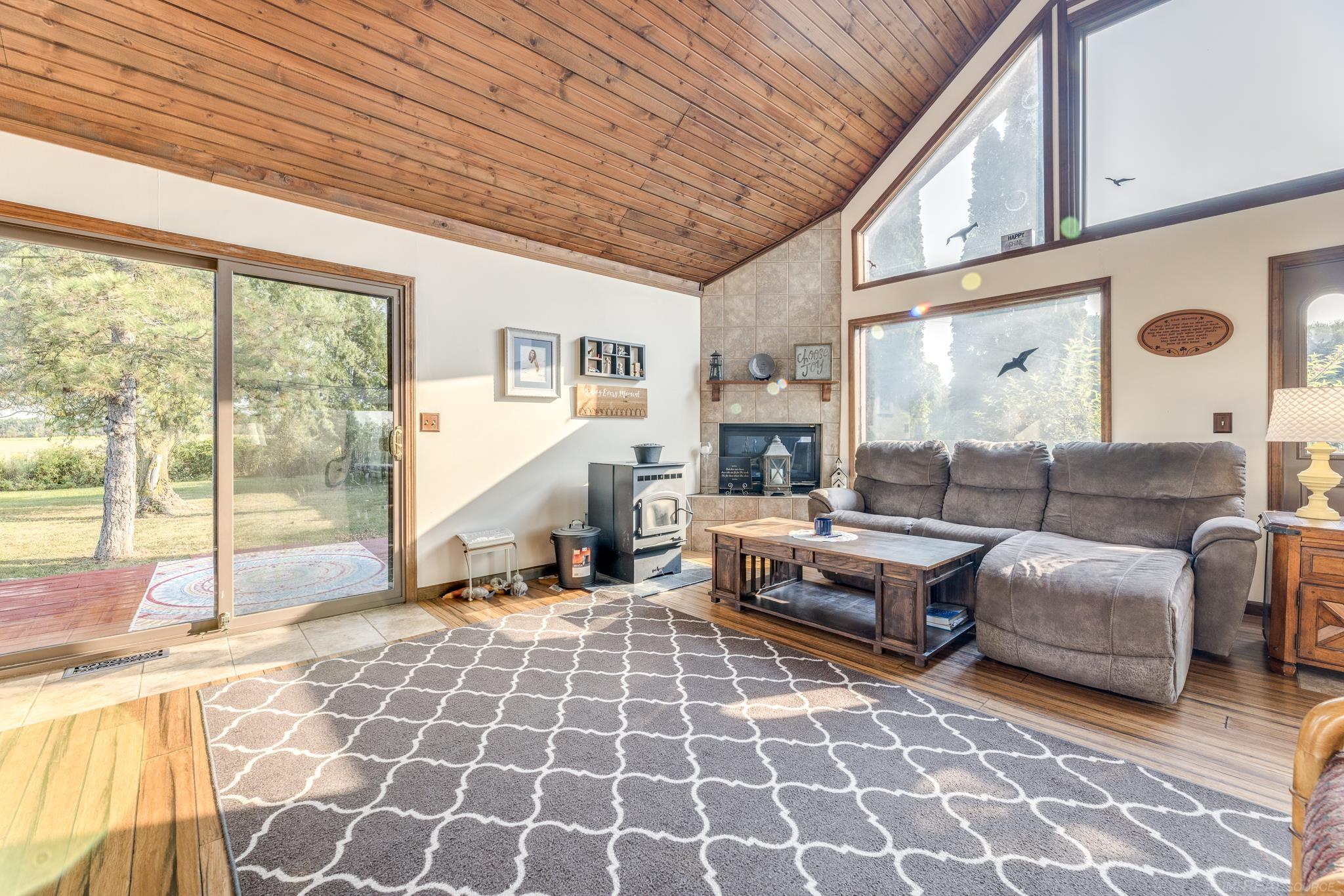 7479 Gibbons Road