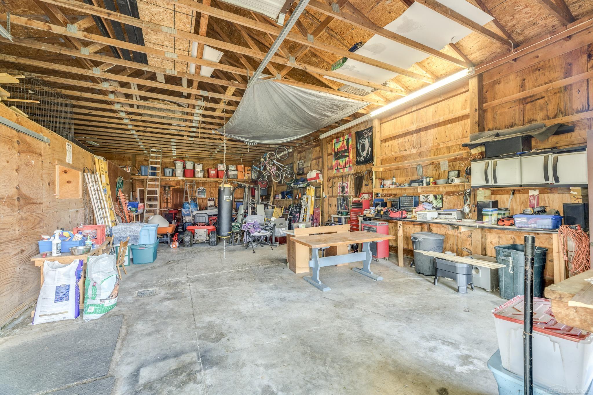 7479 Gibbons Road