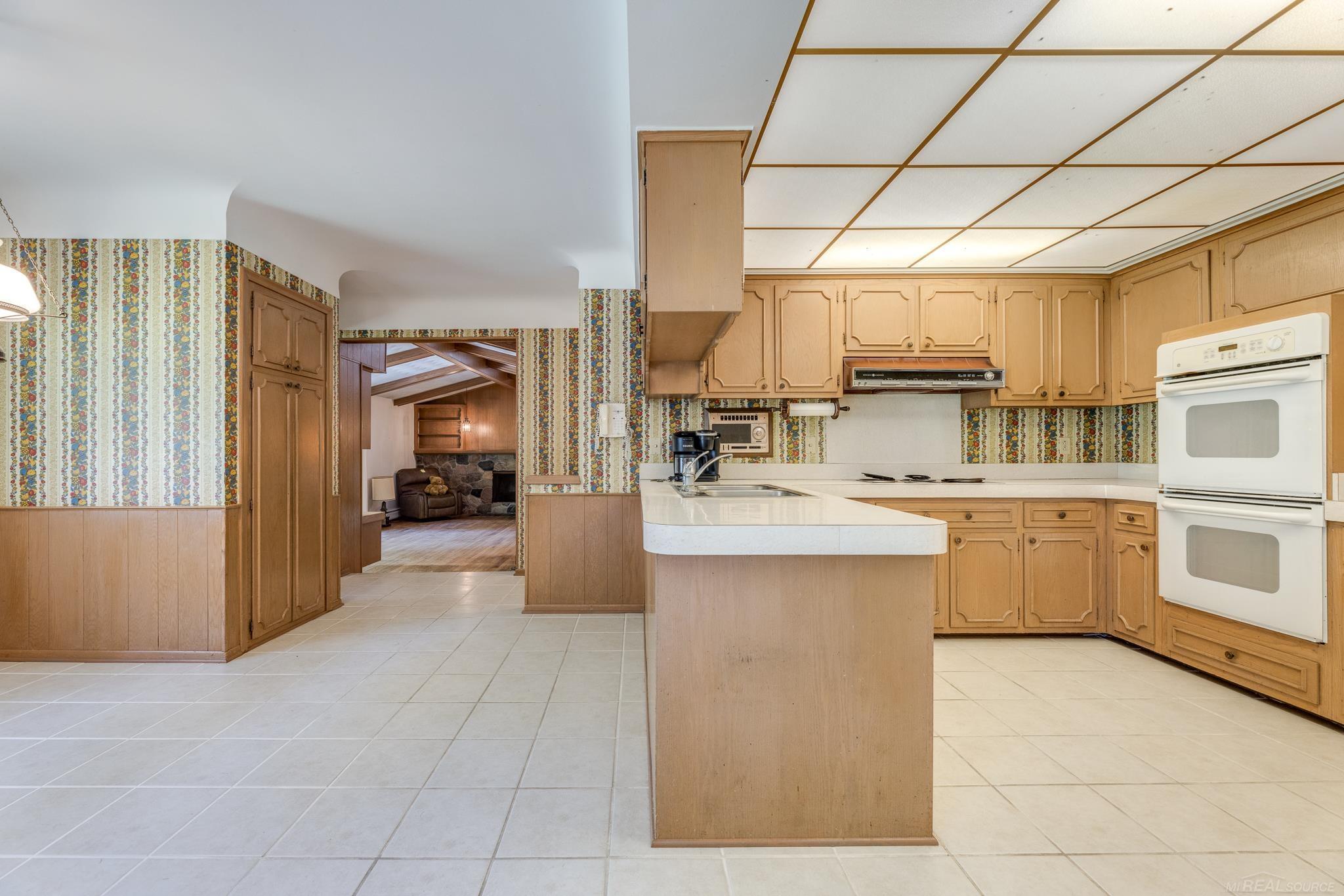 180 S Berkshire Drive