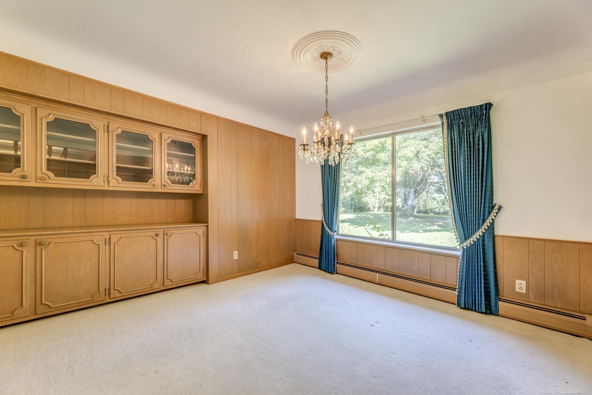 180 S Berkshire Drive