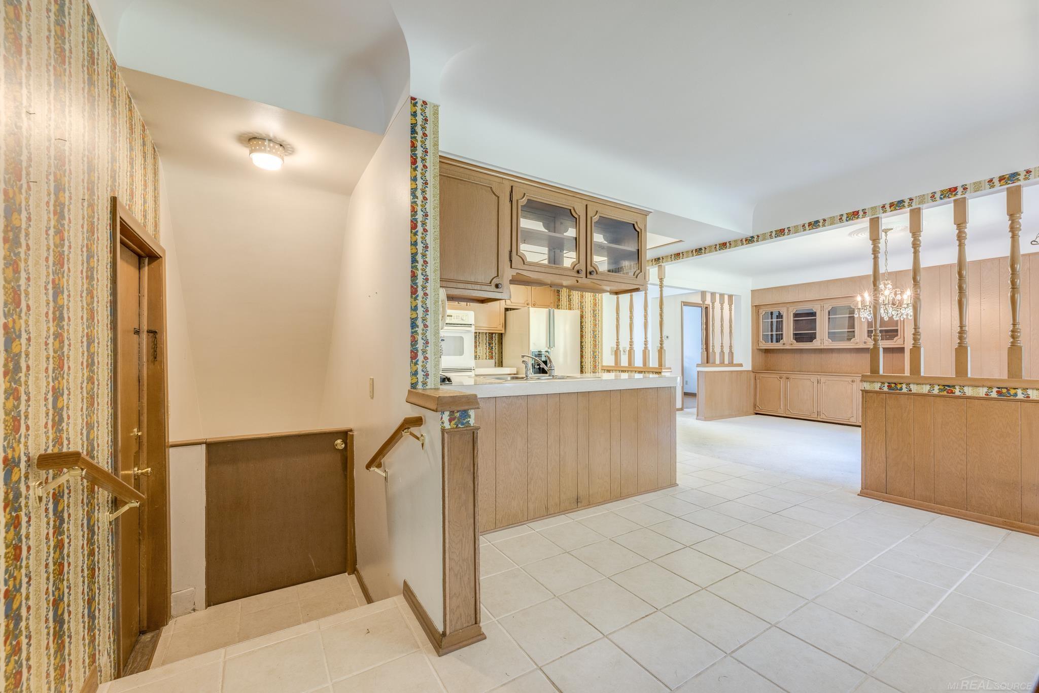 180 S Berkshire Drive