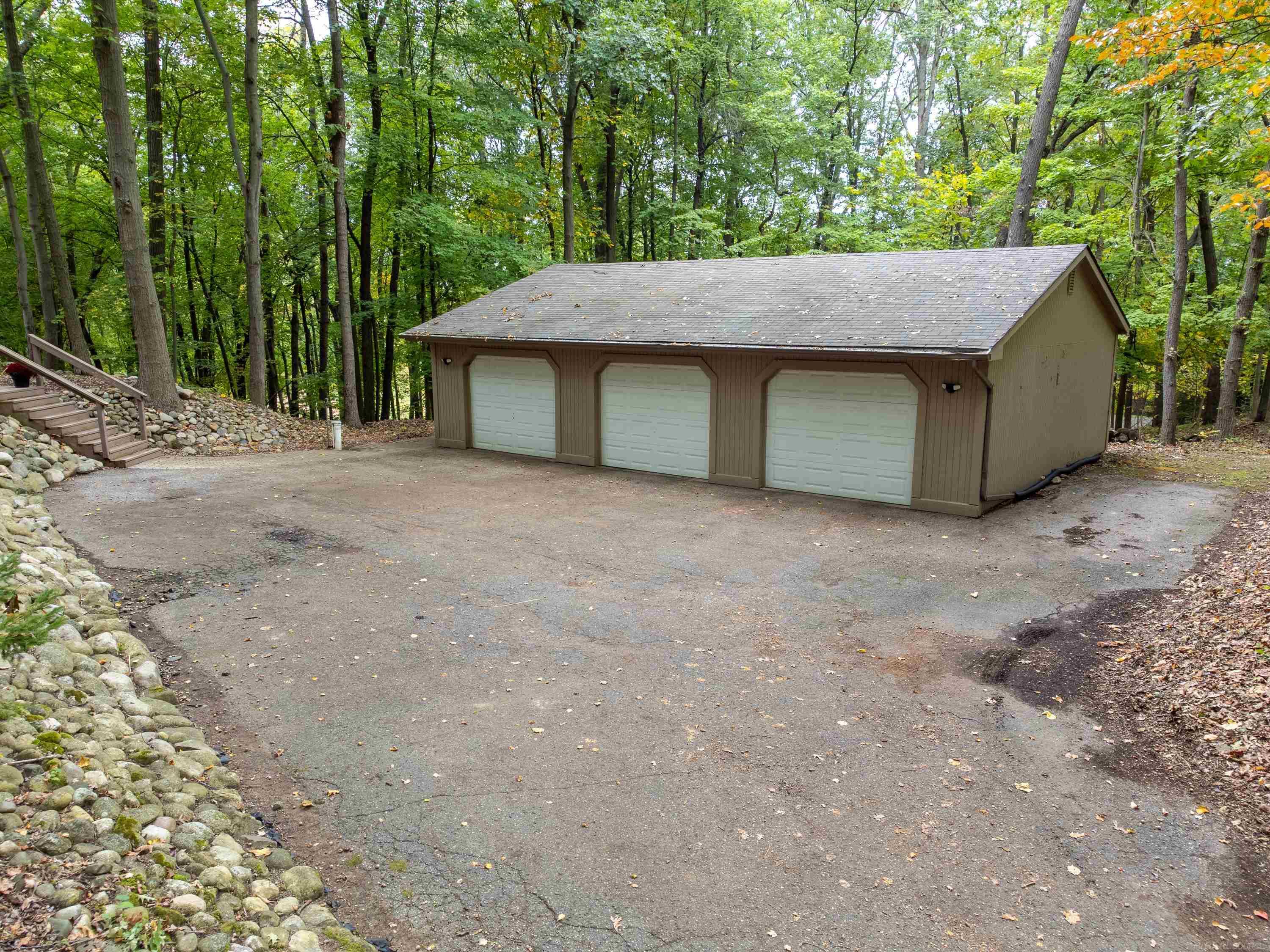 2960 S Ortonville Road