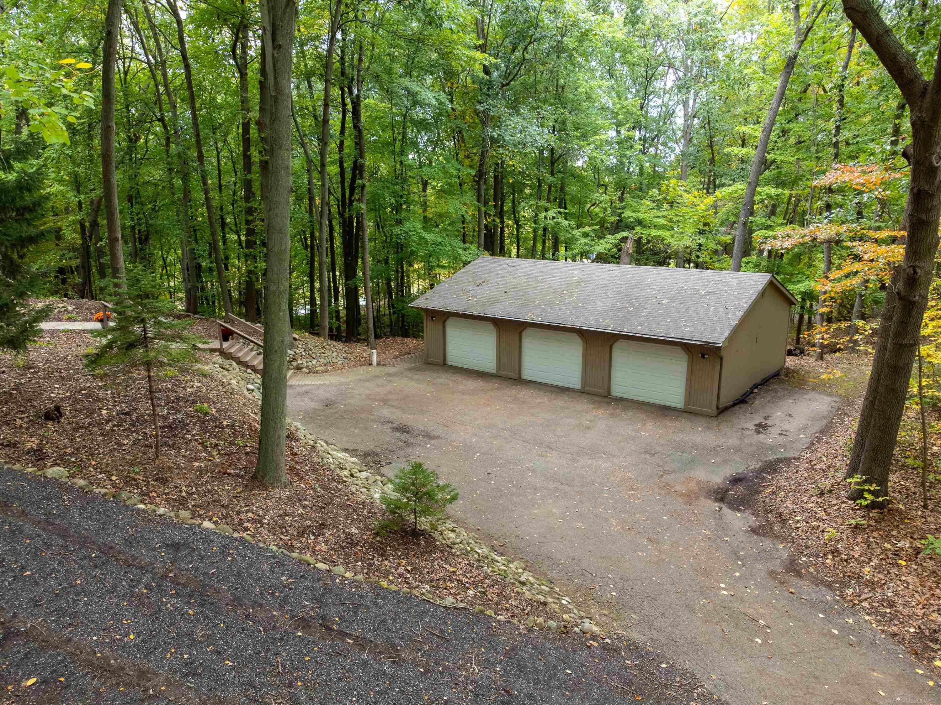 2960 S Ortonville Road