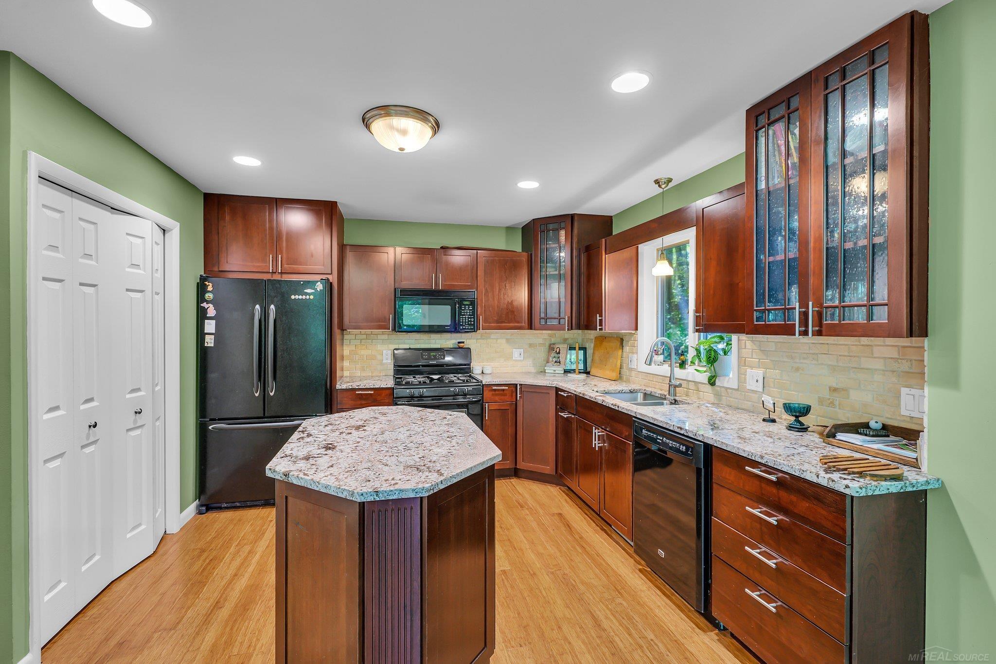 2960 S Ortonville Road