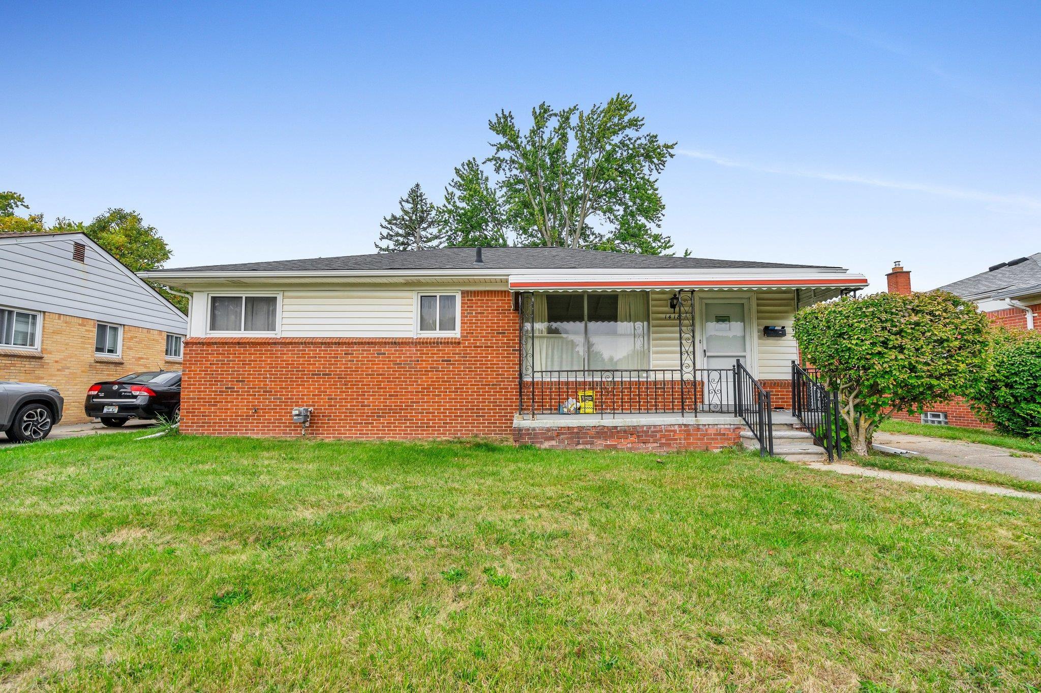 1418 W 13 Mile Road
