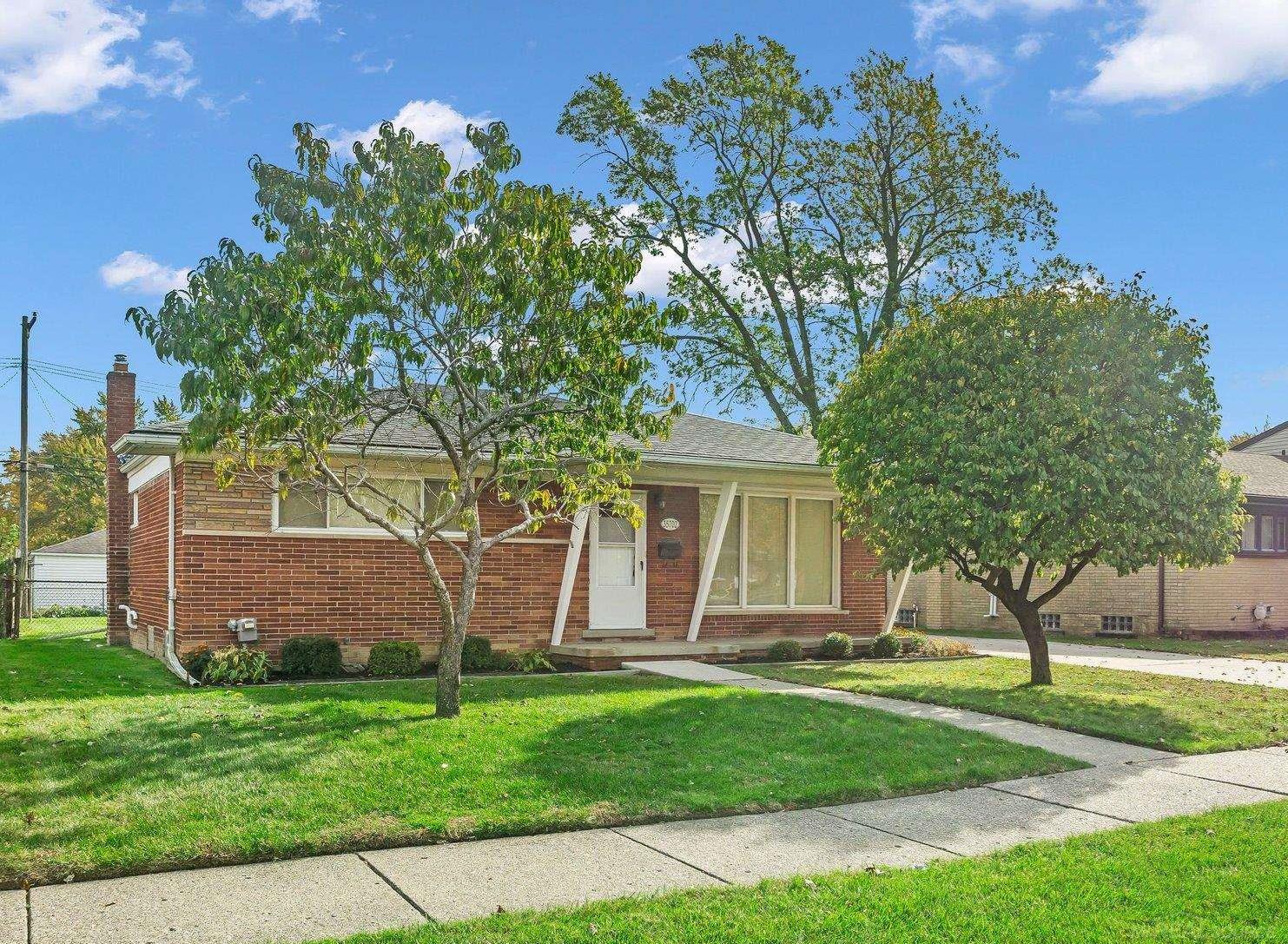 35702 Little Mack Avenue