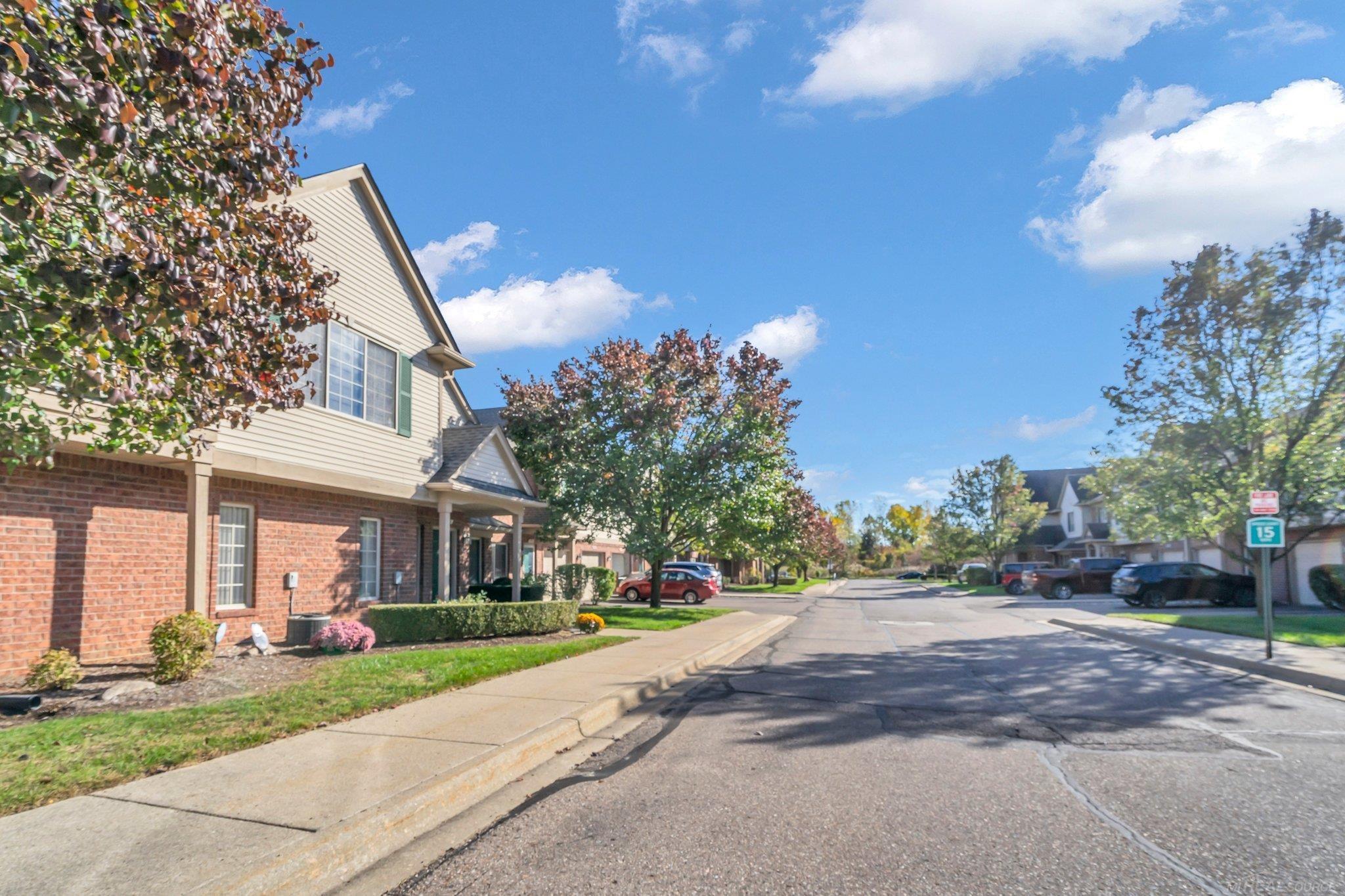 45522 Hidden View Court