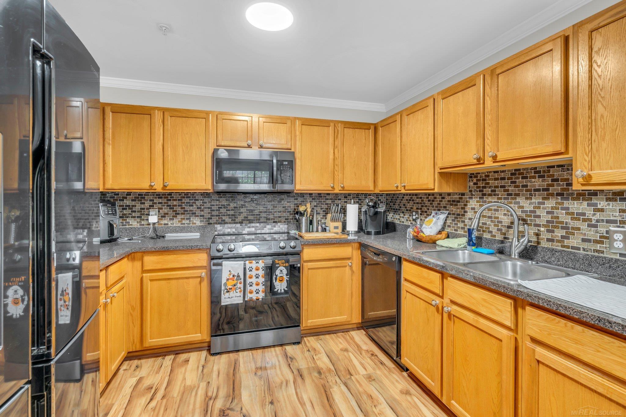 45522 Hidden View Court