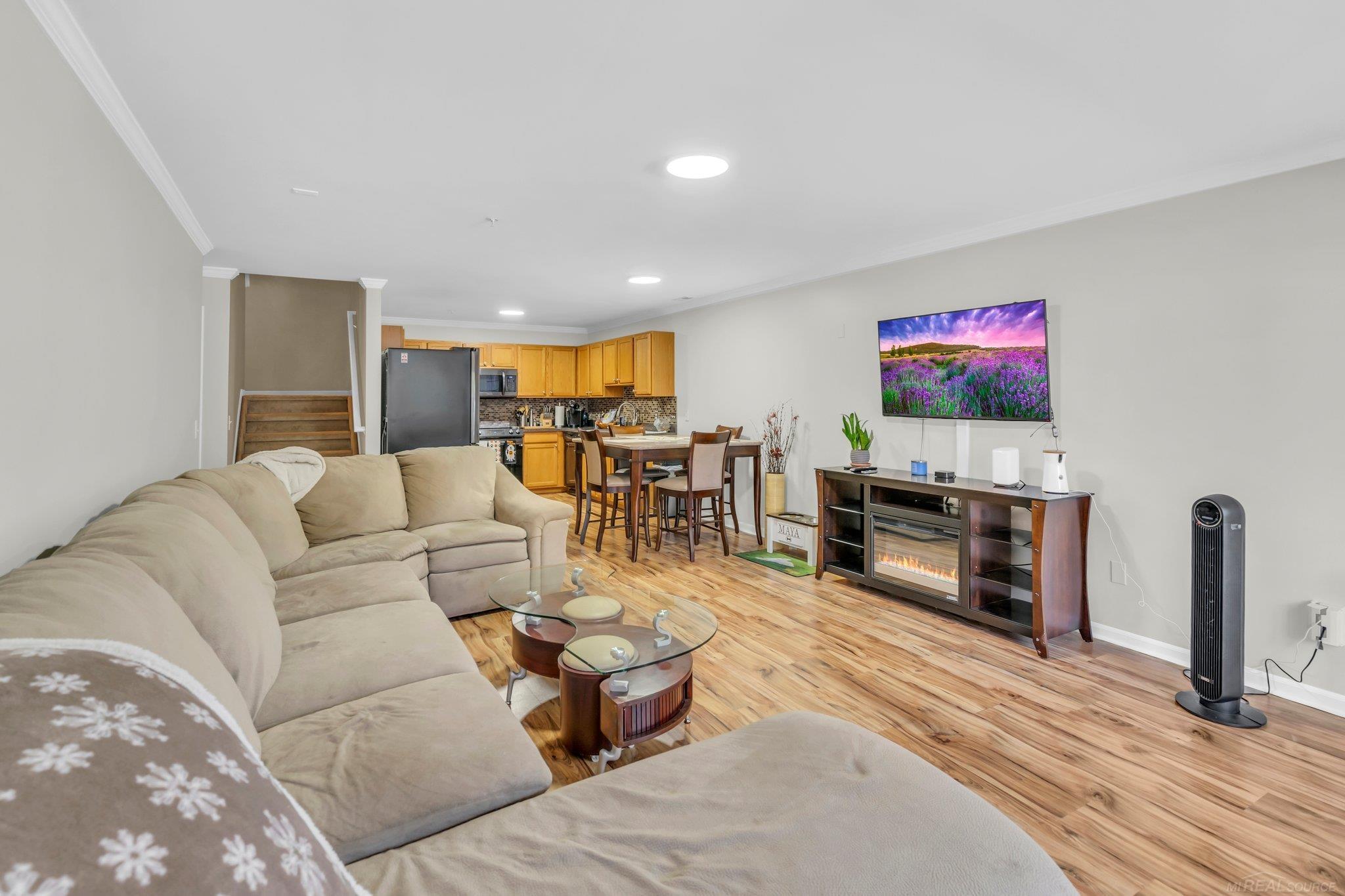 45522 Hidden View Court