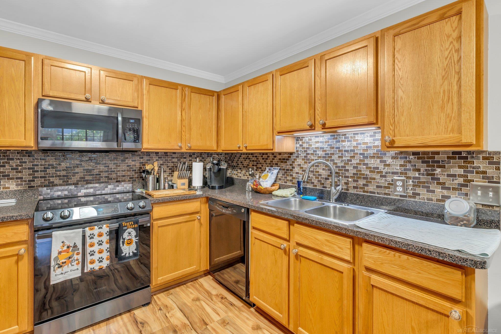 45522 Hidden View Court