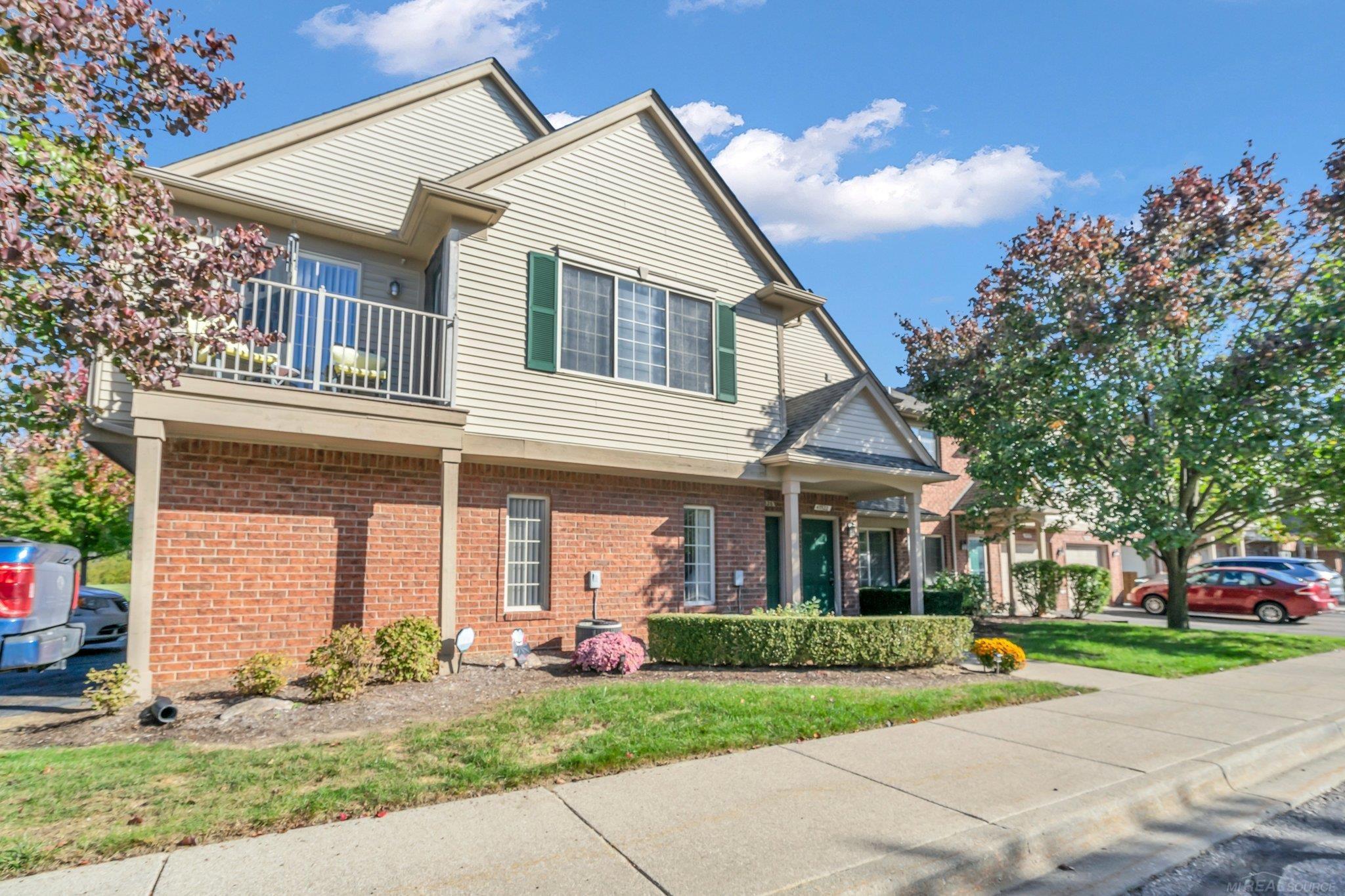 45522 Hidden View Court