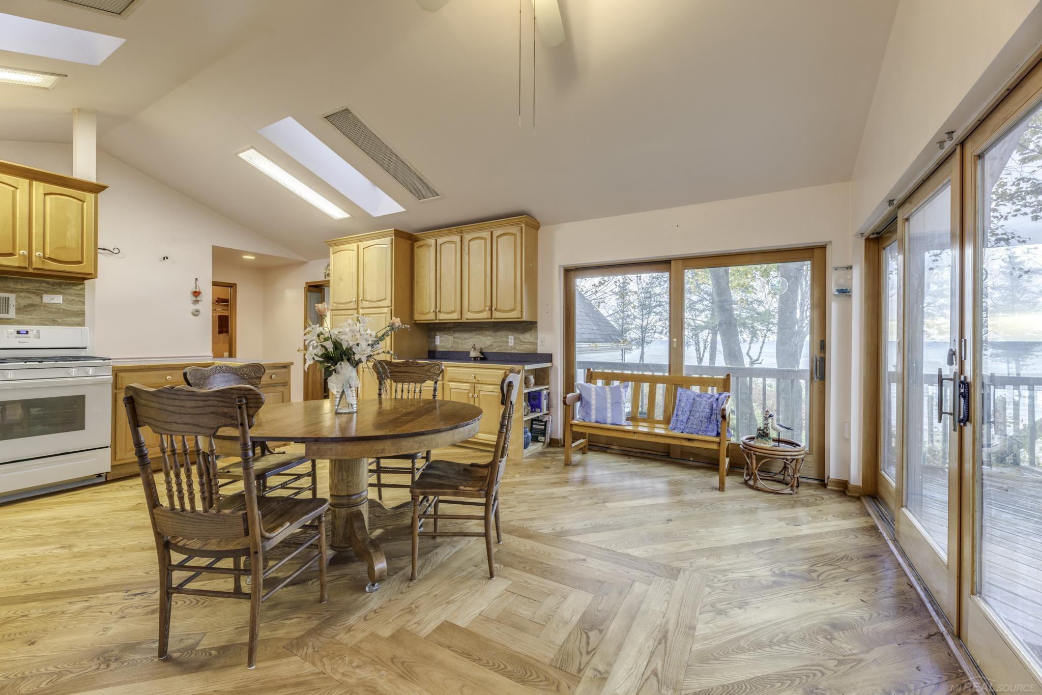 1893 S Lakeshore Road