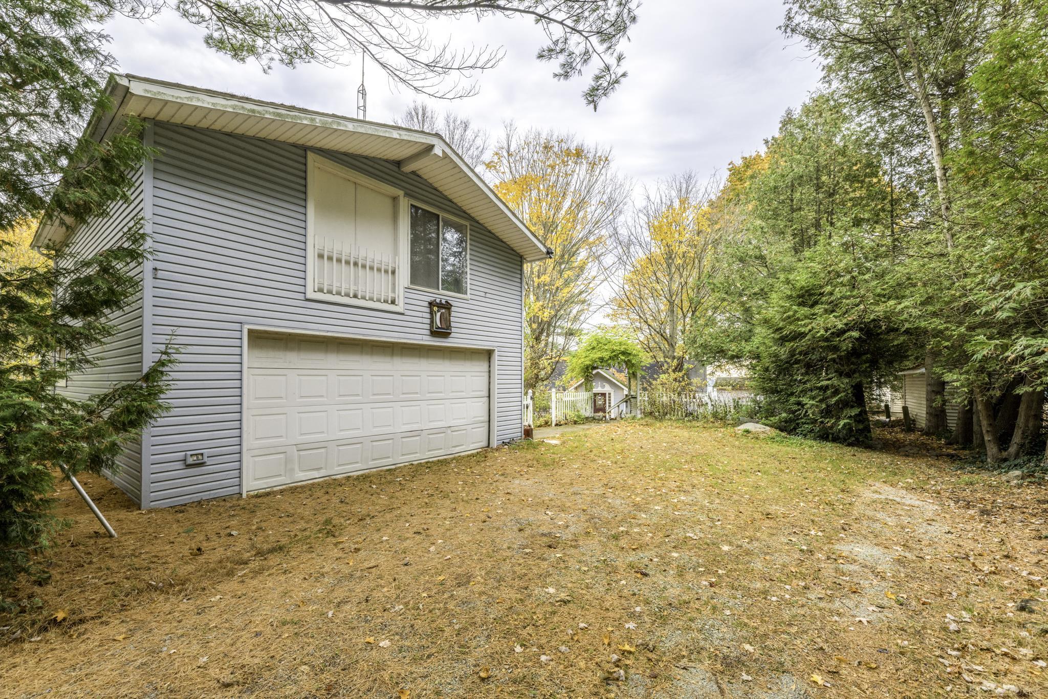 1893 S Lakeshore Road