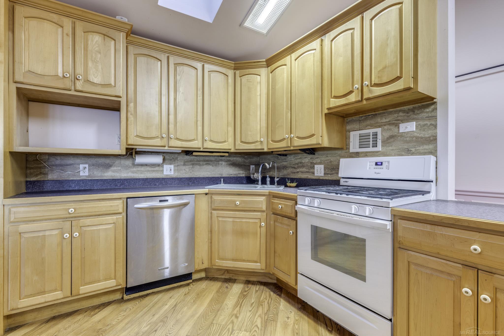 1893 S Lakeshore Road