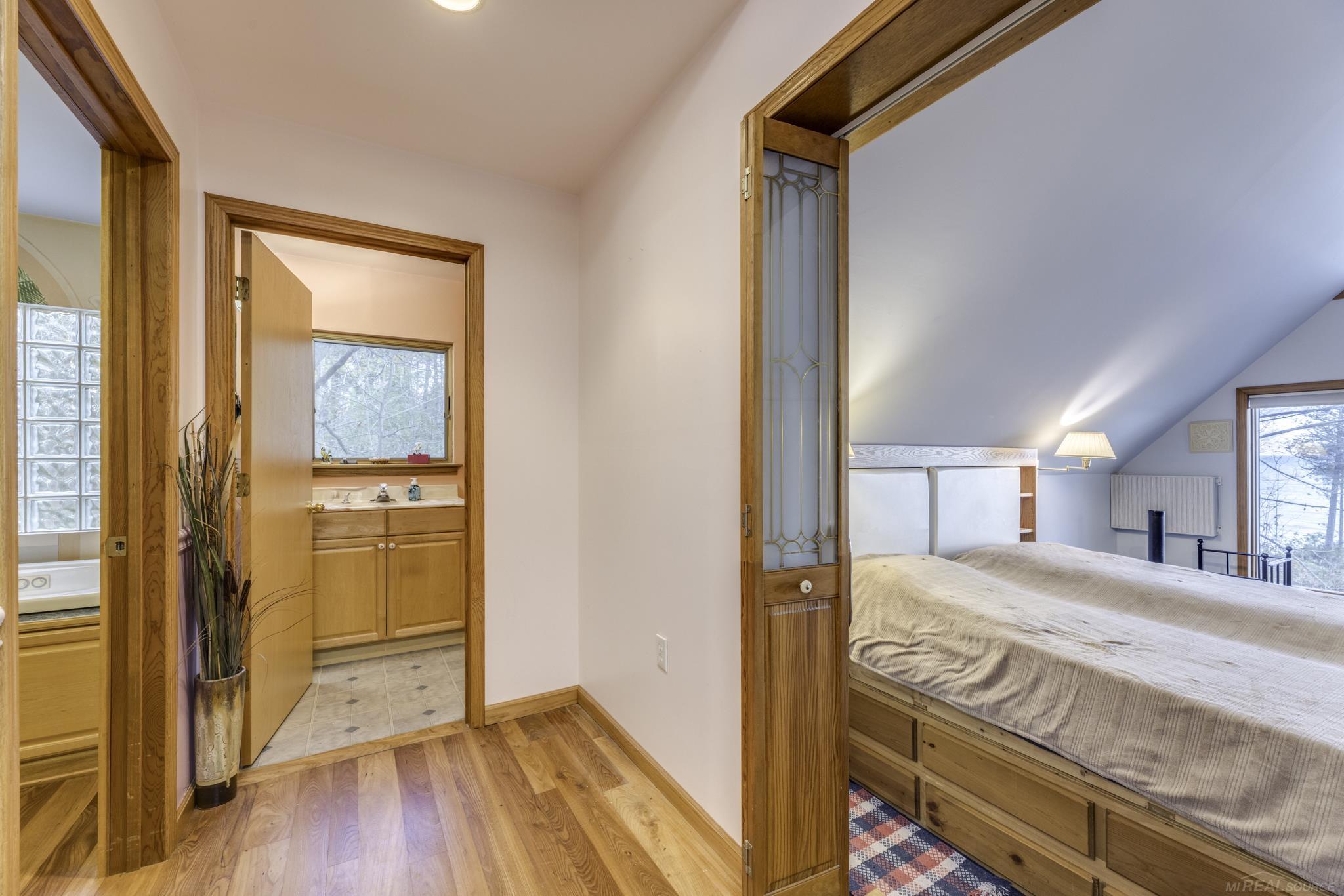 1893 S Lakeshore Road