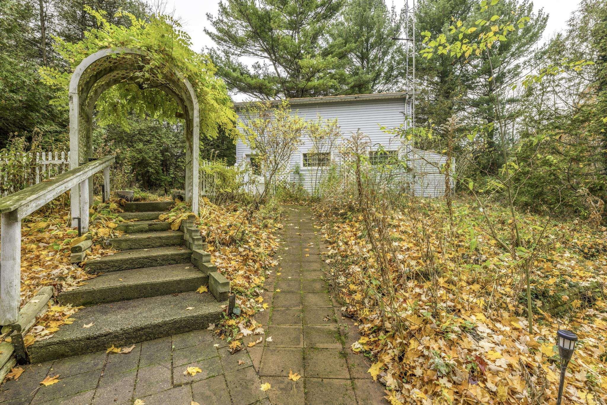 1893 S Lakeshore Road