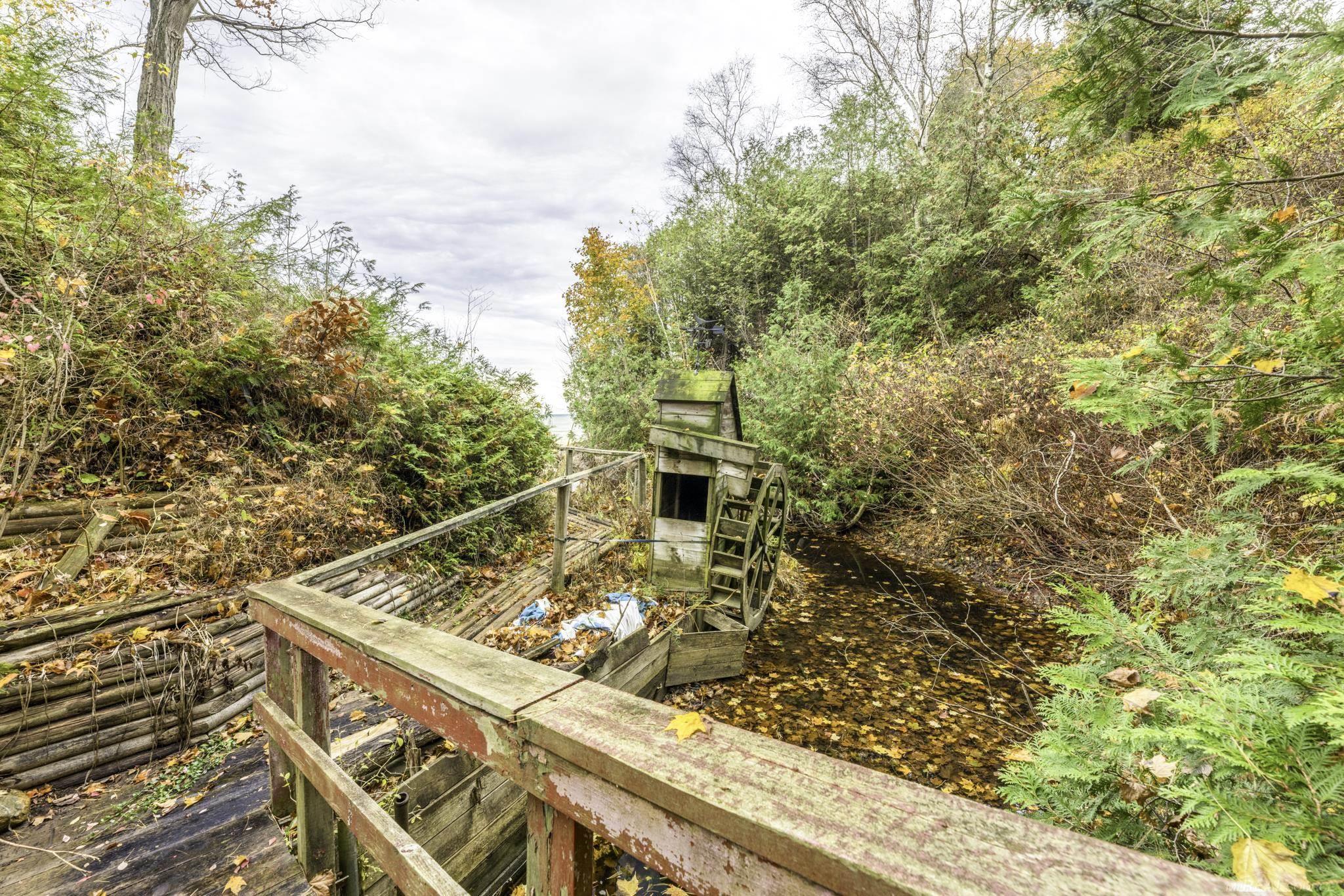 1893 S Lakeshore Road