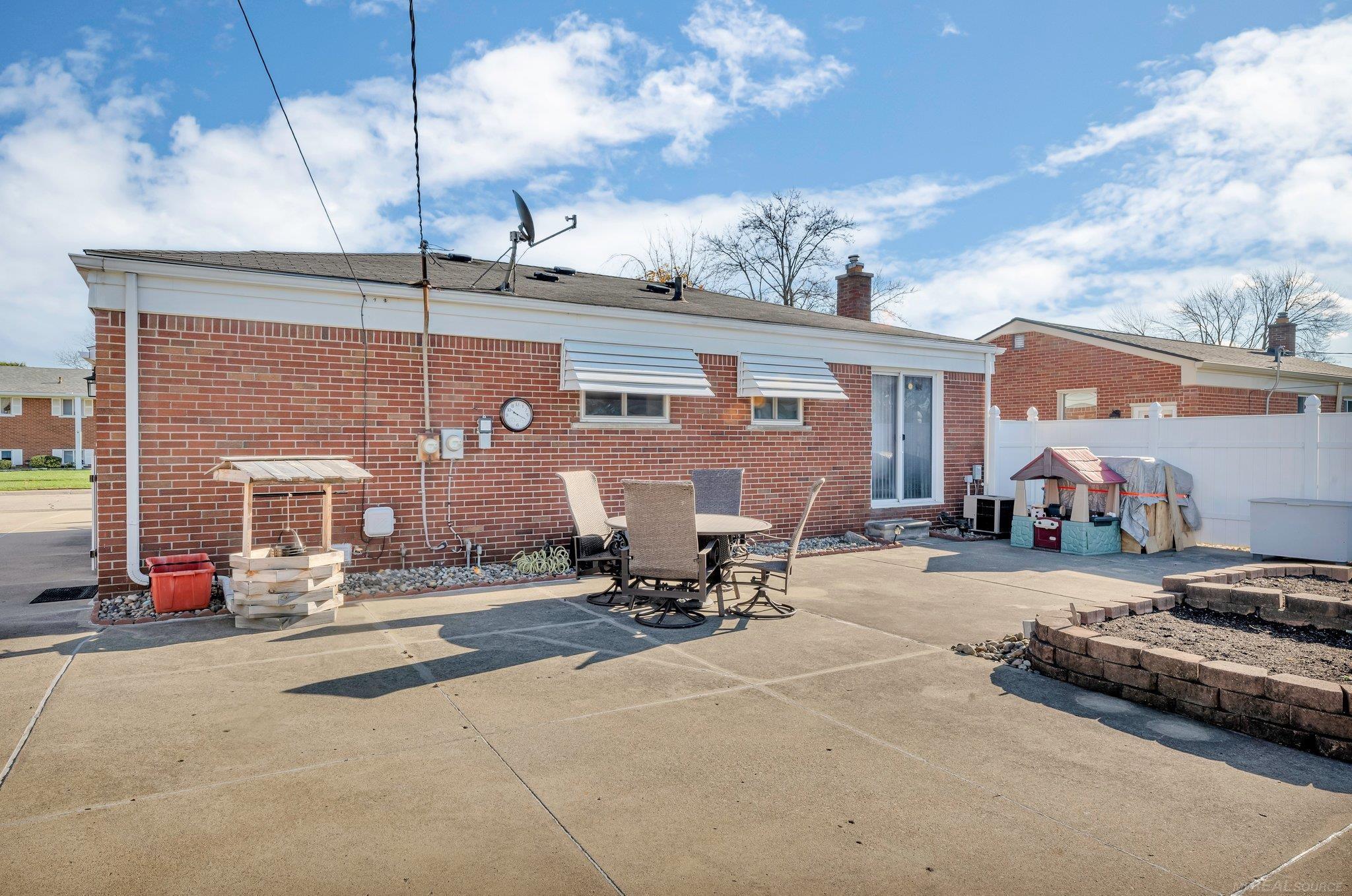 27551 Strathmoor Drive