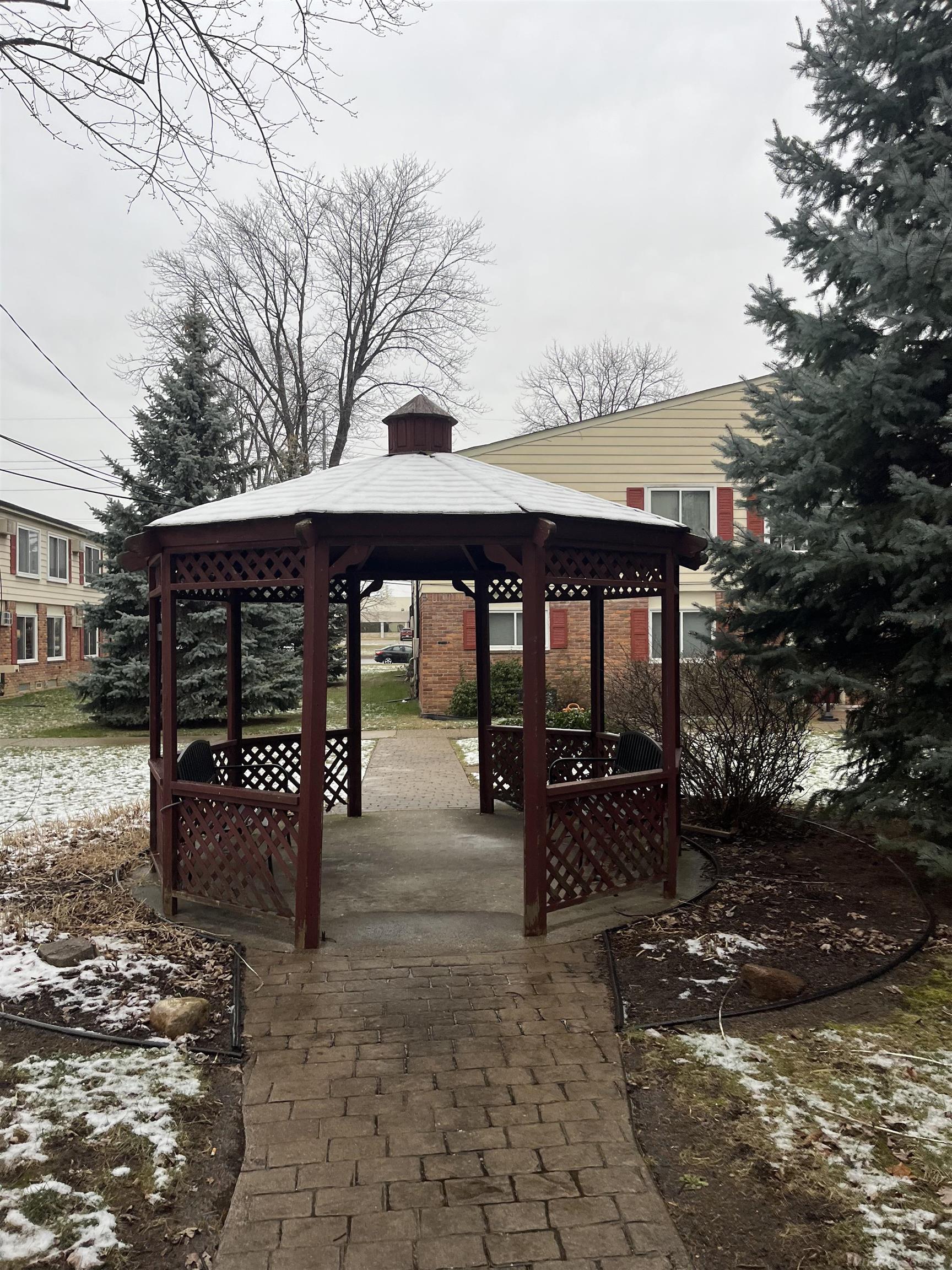 775 W Maple Road