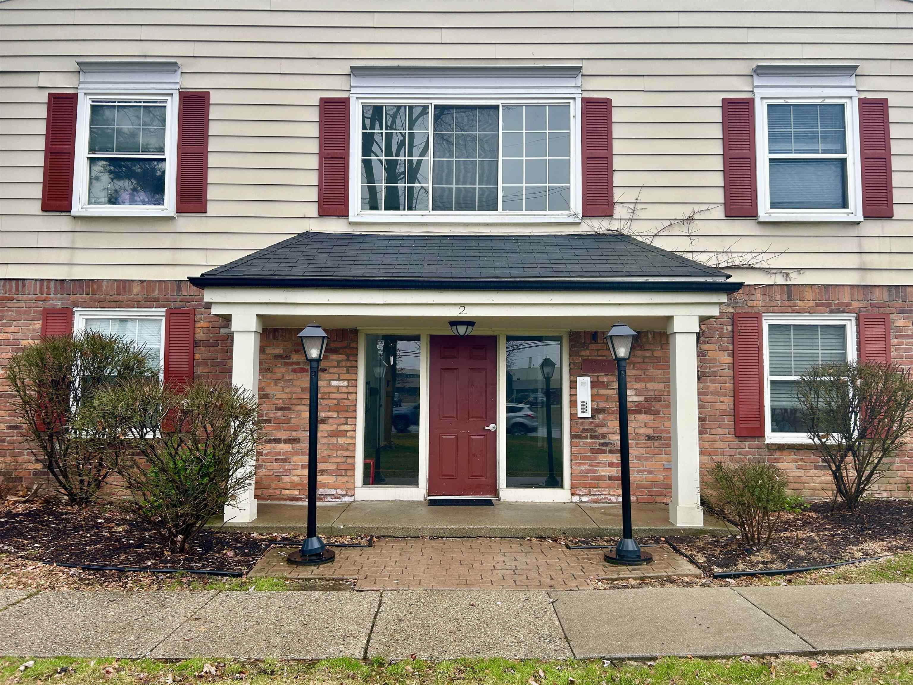 775 W Maple Road