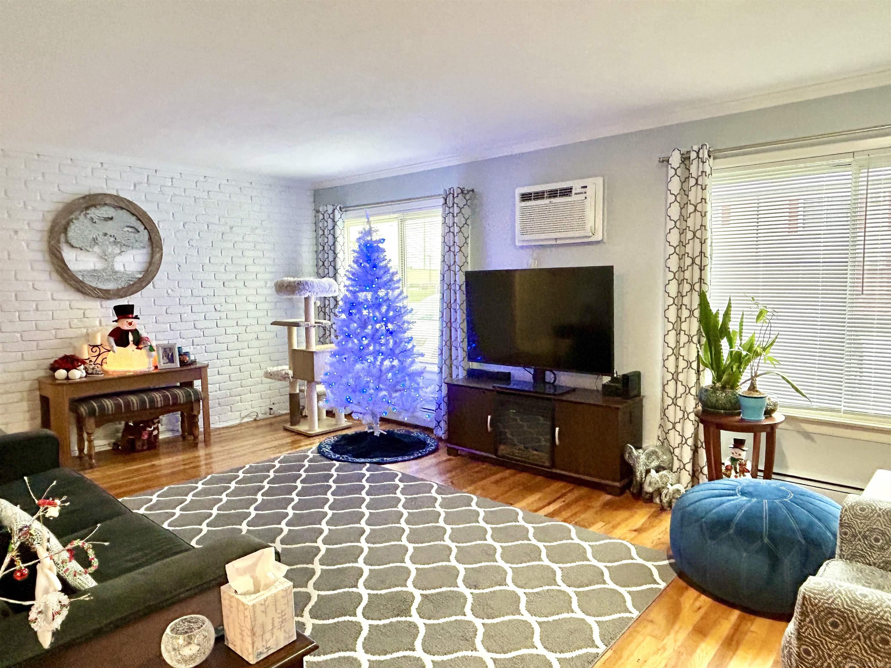 775 W Maple Road
