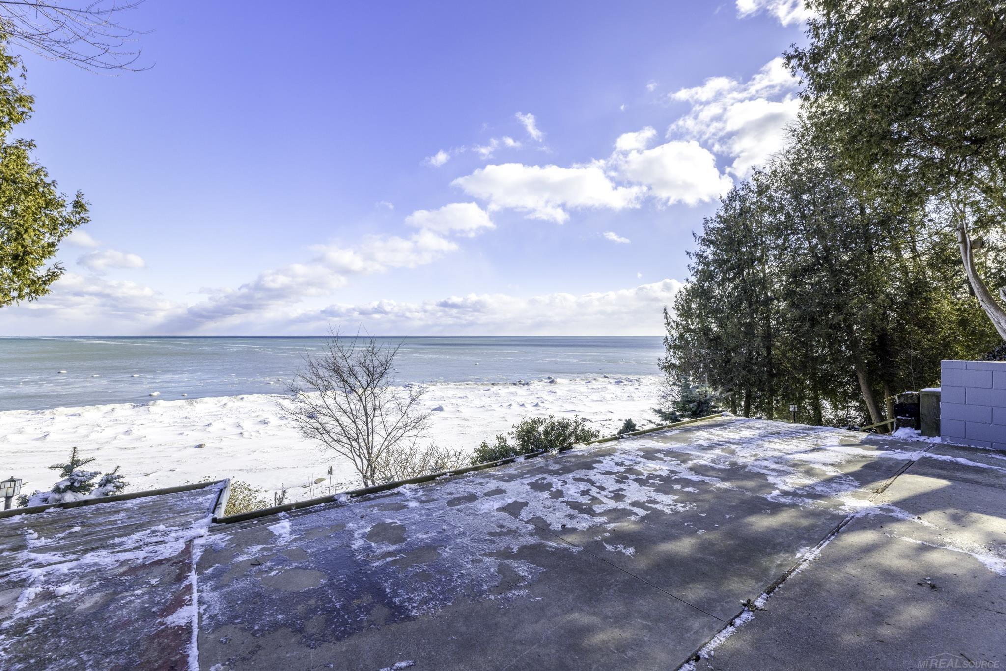 841 S Lakeshore Road
