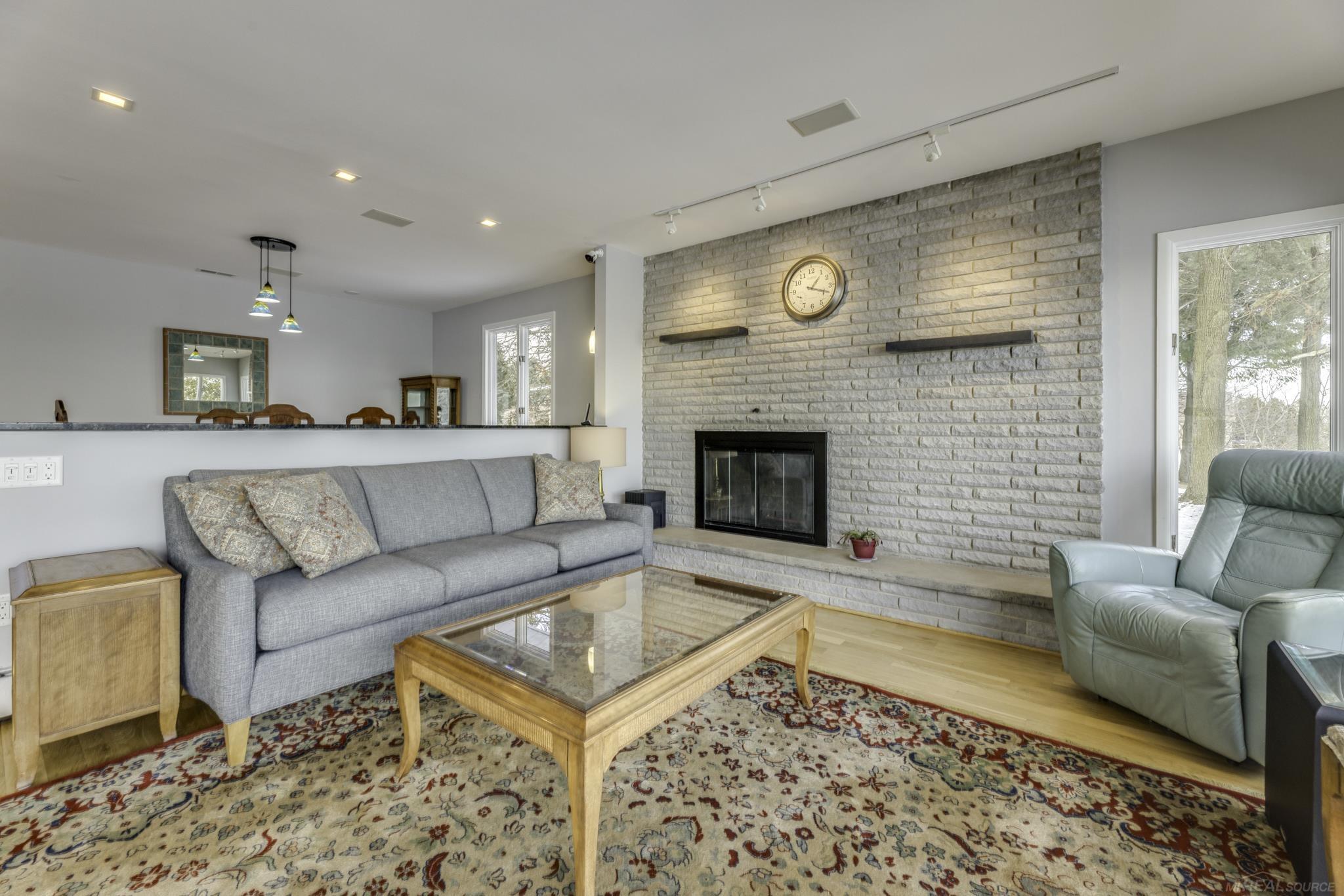841 S Lakeshore Road