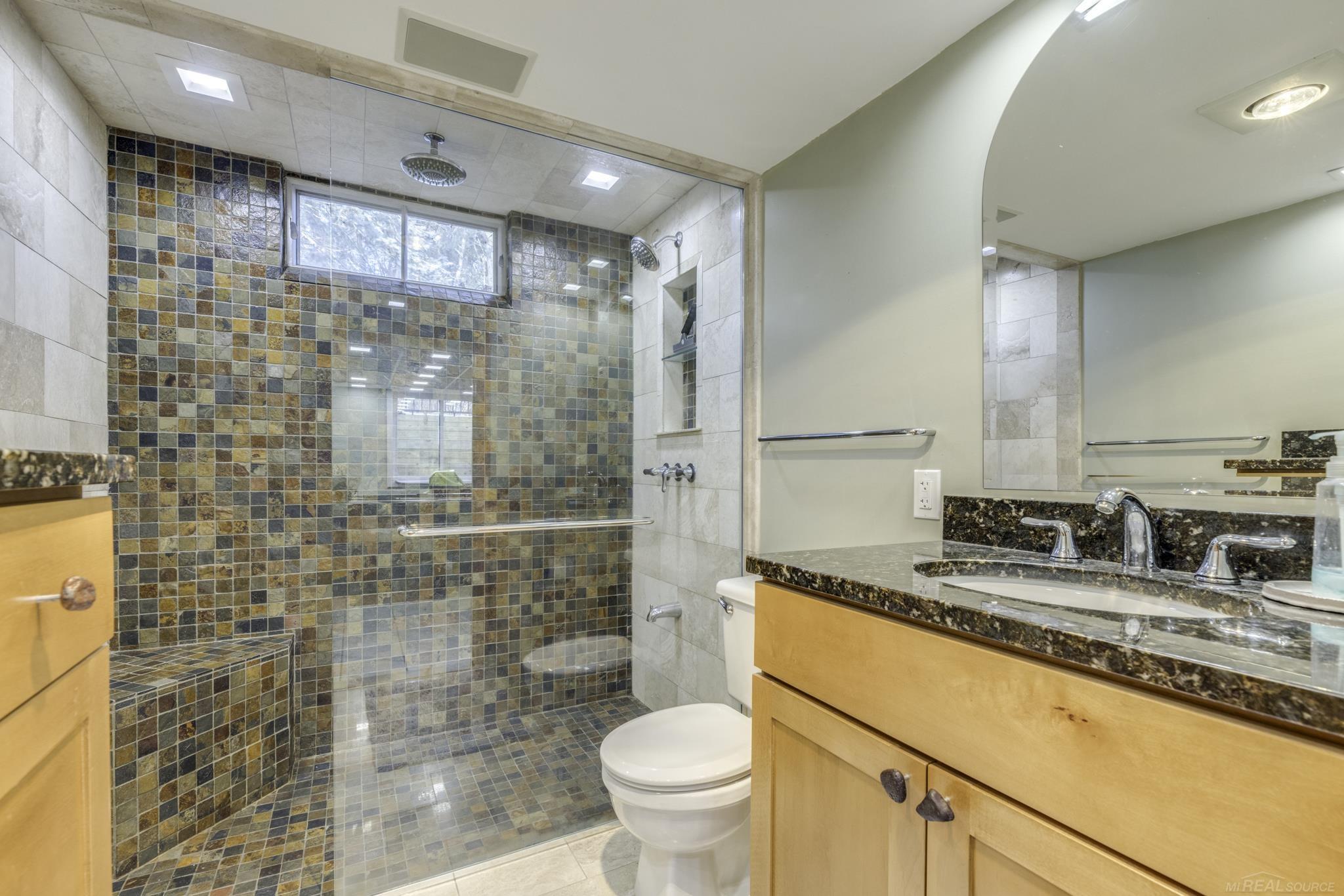 841 S Lakeshore Road